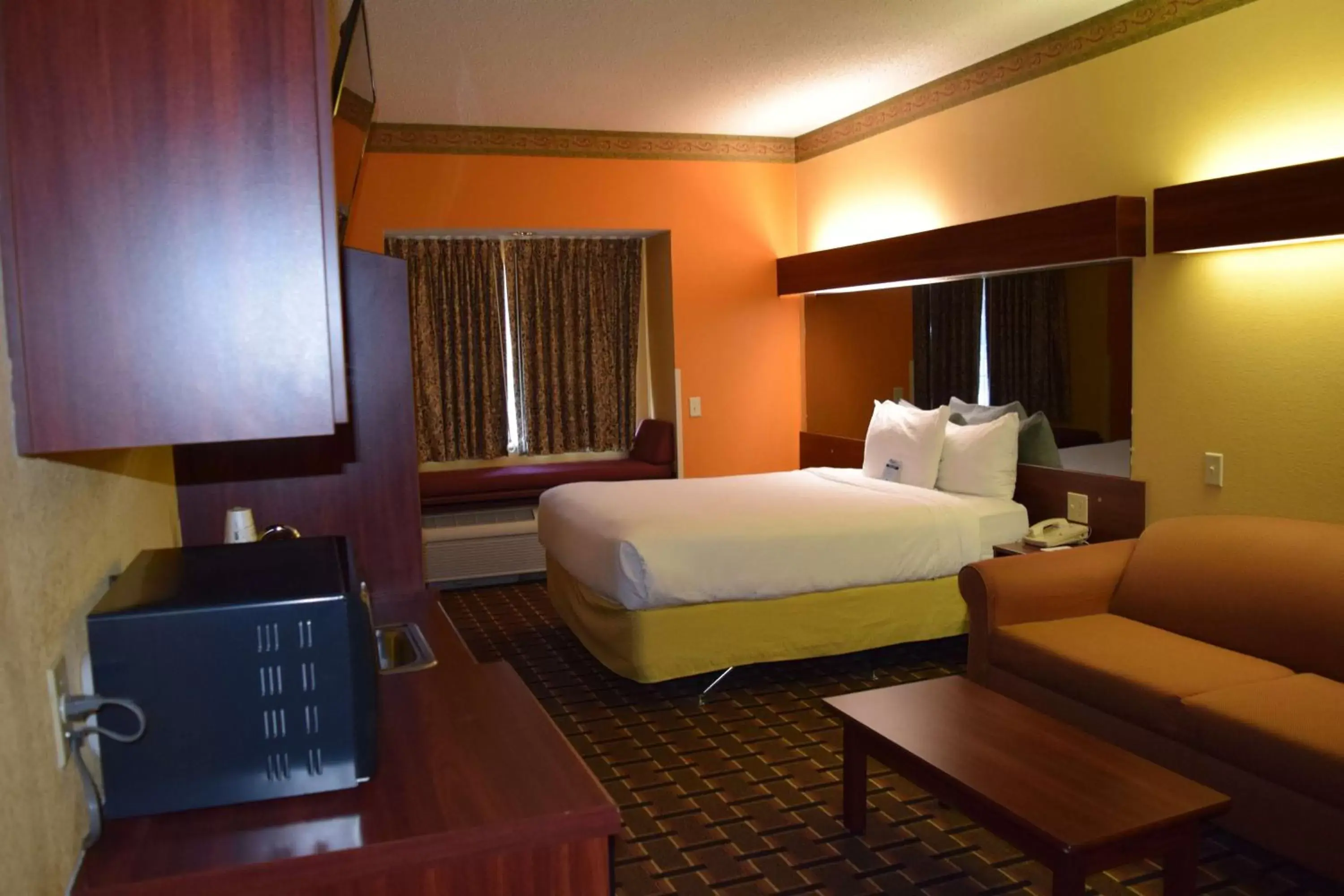 Photo of the whole room, Bed in Microtel Inn & Suites by Wyndham Rock Hill/Charlotte Area