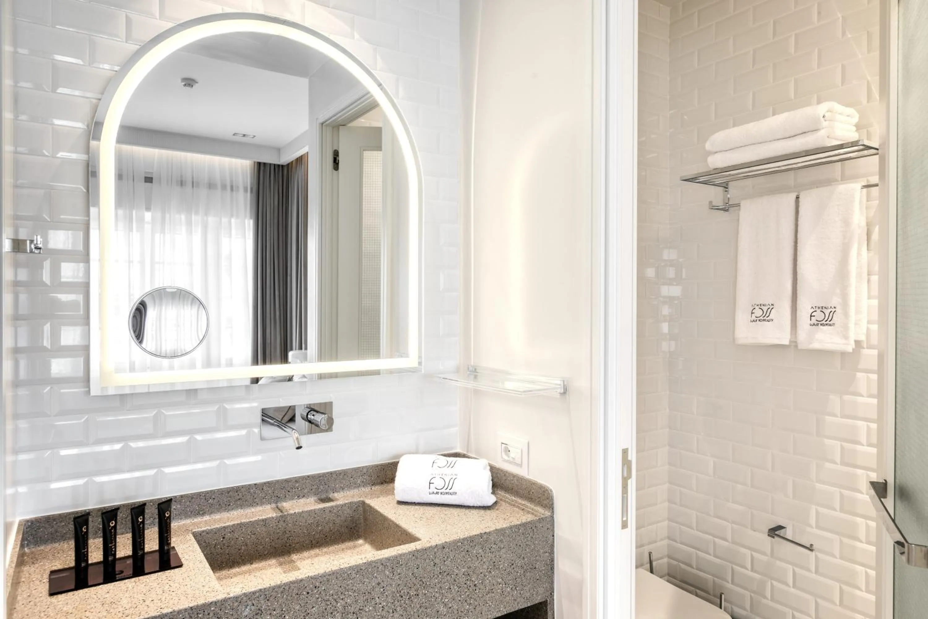 Shower in Athenian Foss