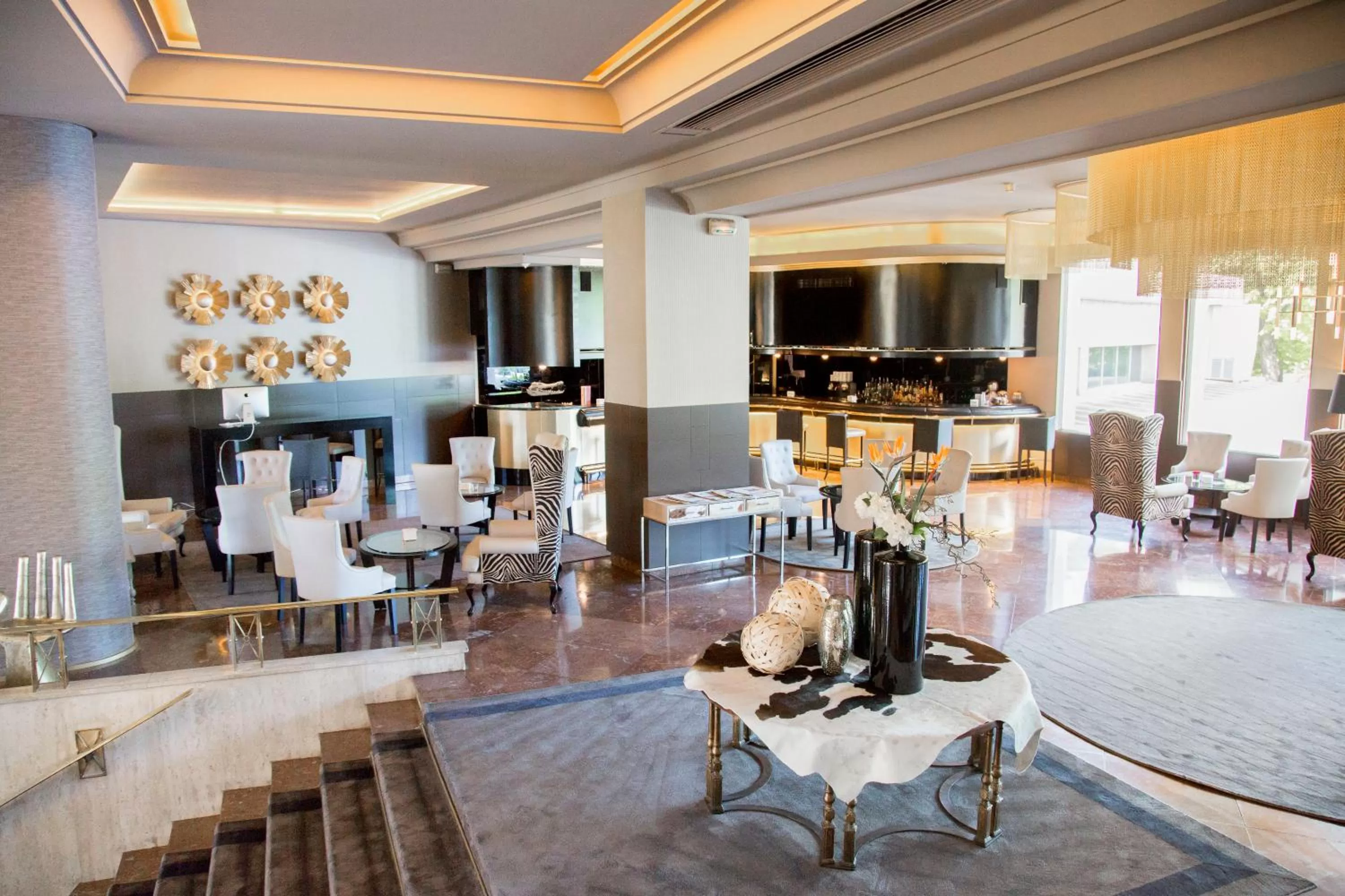 Lounge or bar in Hotel Tres Reyes Pamplona