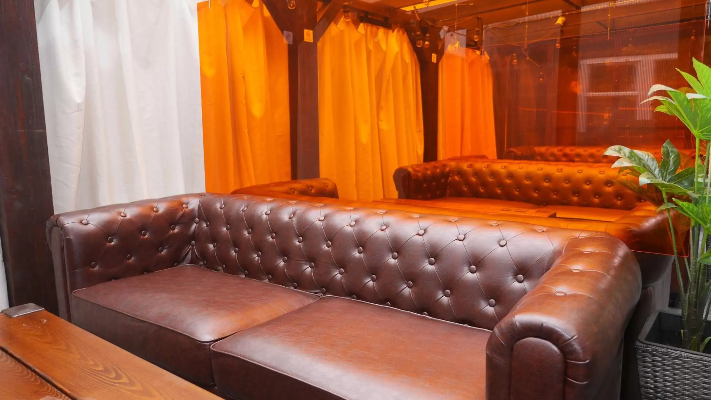 Lounge or bar, Seating Area in Bennetts Hotel