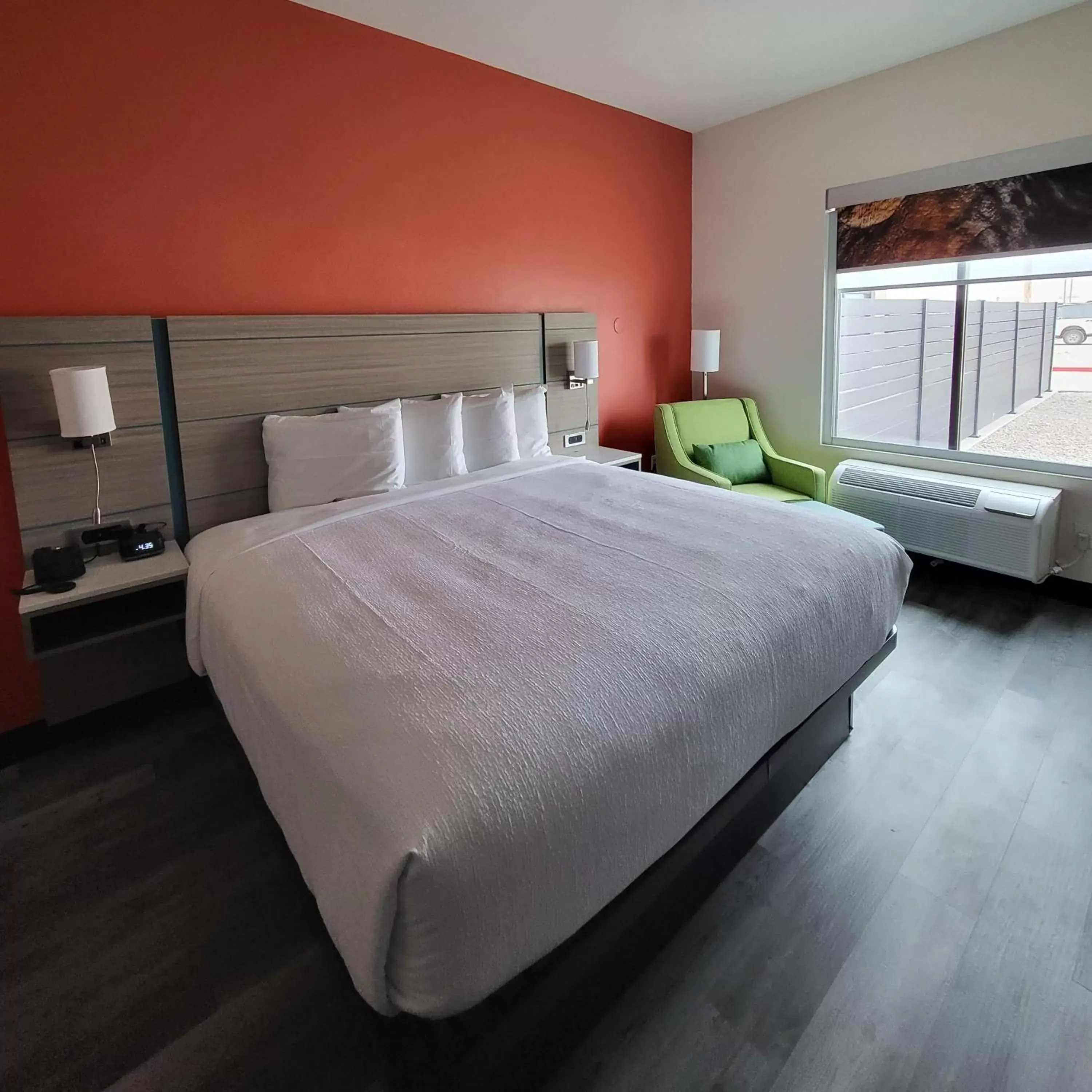 Bedroom, Bed in Best Western Plus Executive Residency Carlsbad Hotel