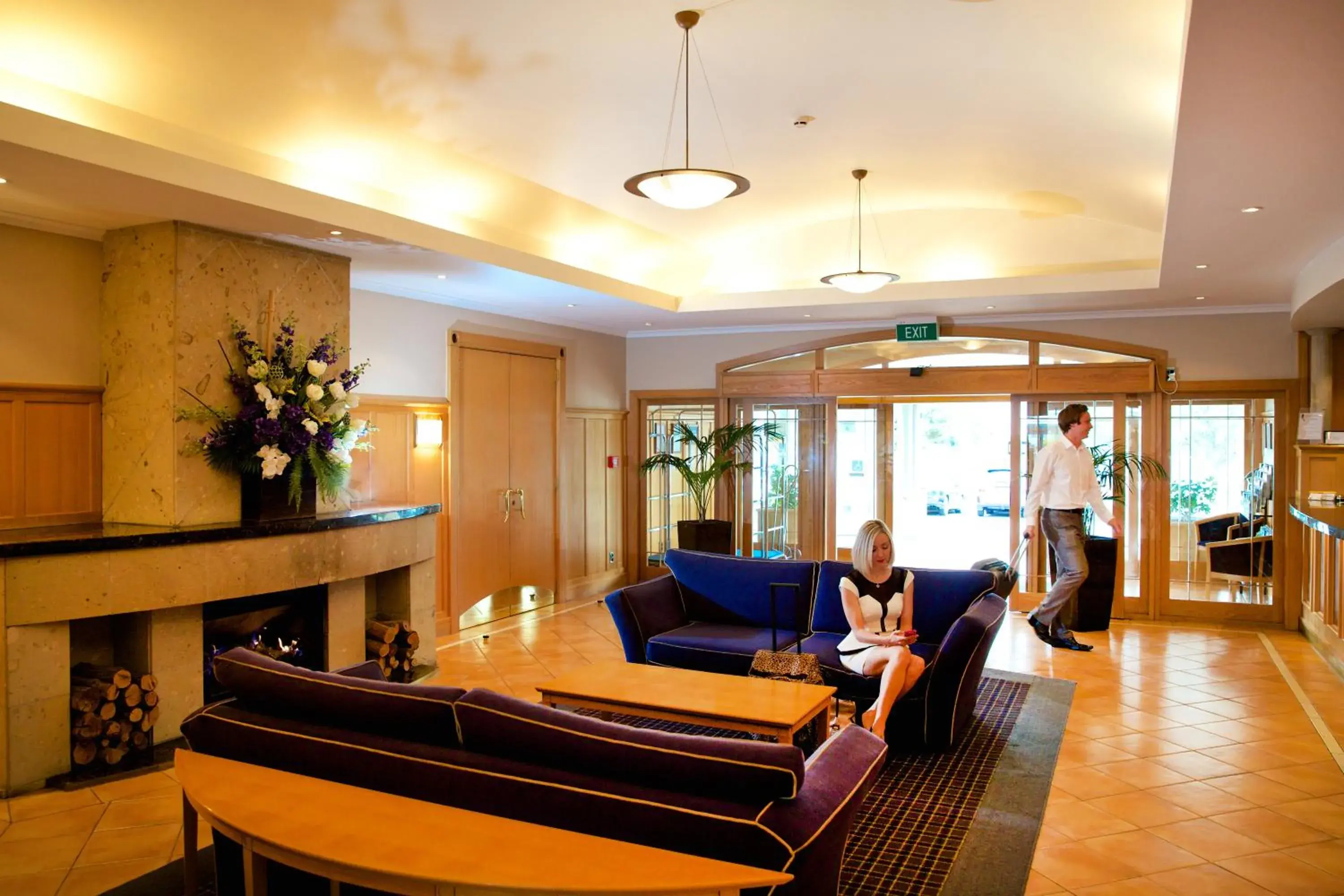 Day, Lobby/Reception in Brentwood Hotel