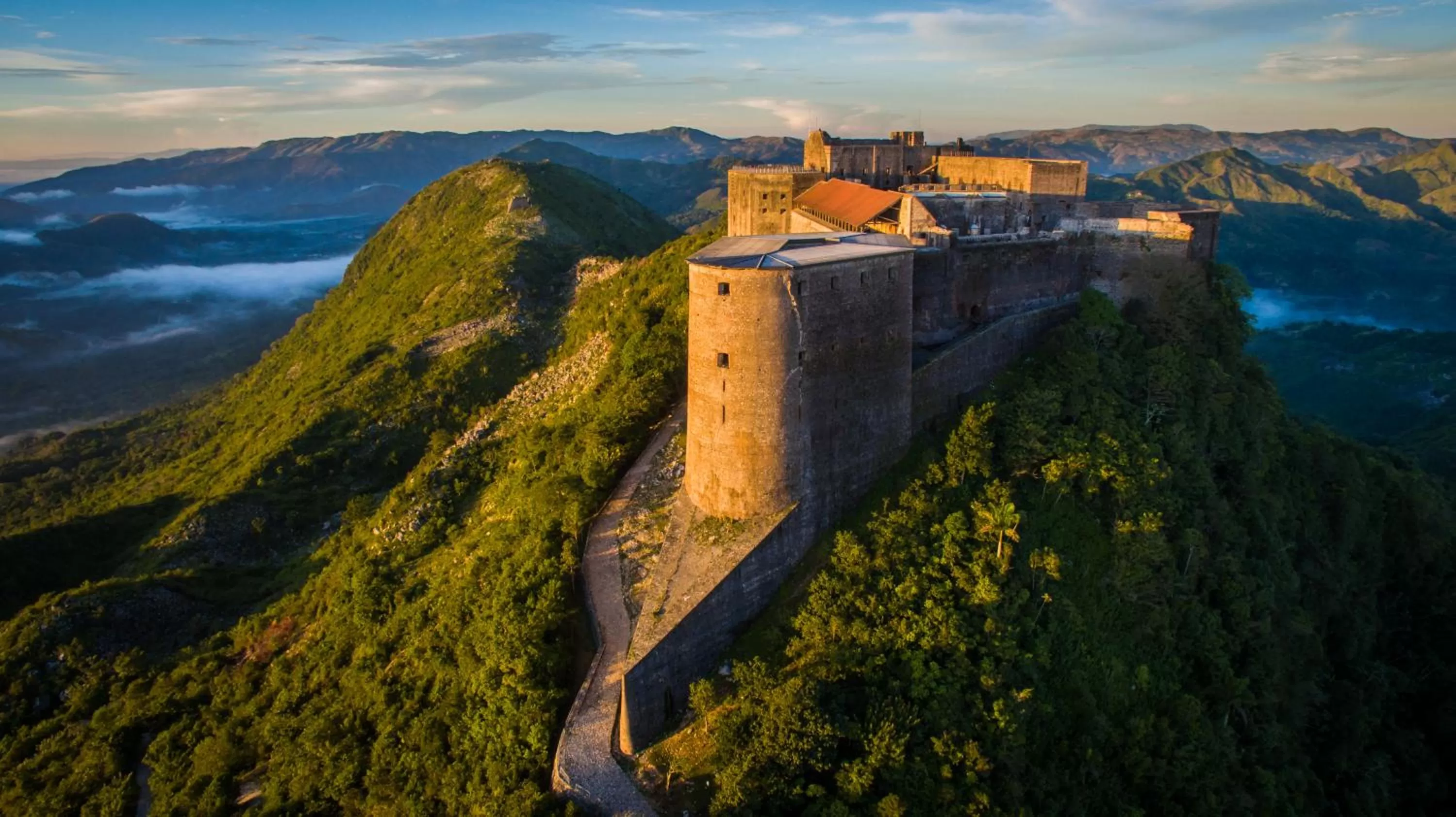 Hiking in Auberge Villa Cana