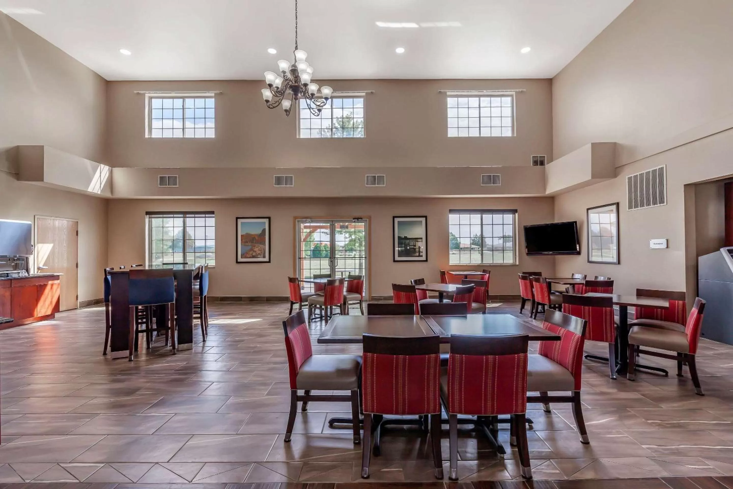 Restaurant/places to eat in Comfort Suites Delavan - Lake Geneva Area