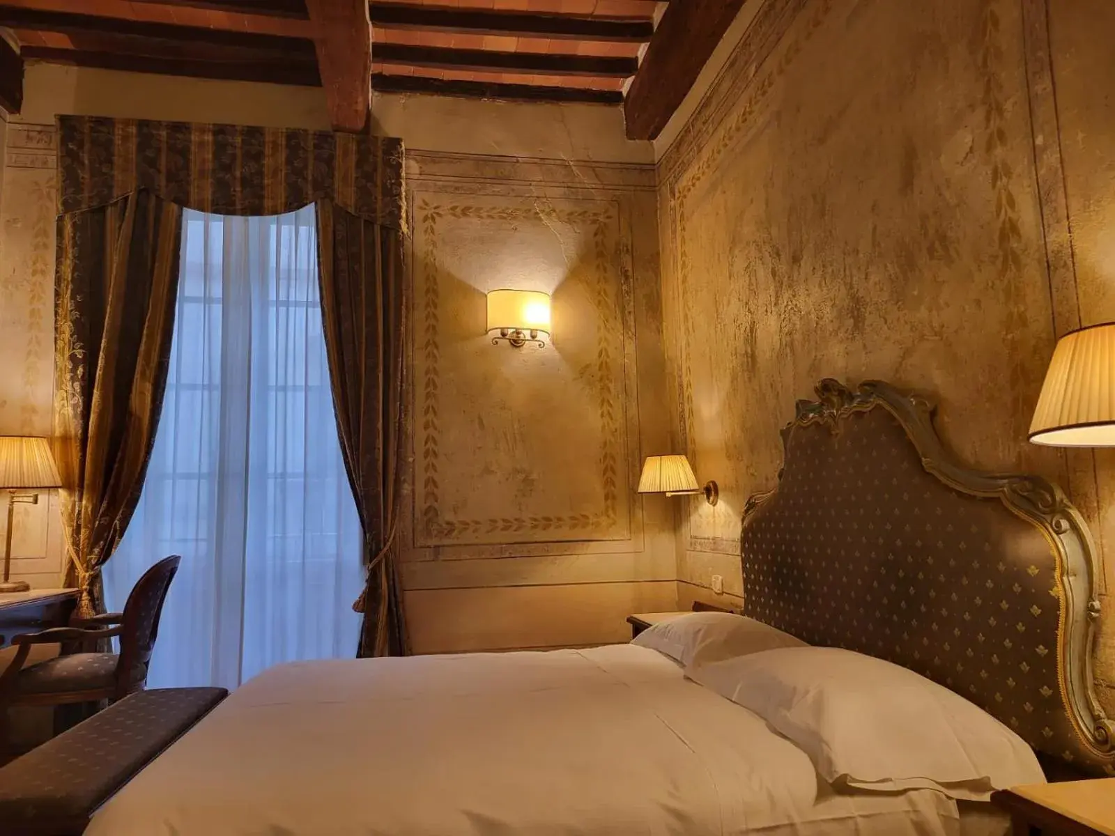 Photo of the whole room, Bed in Hotel Logge Dei Mercanti