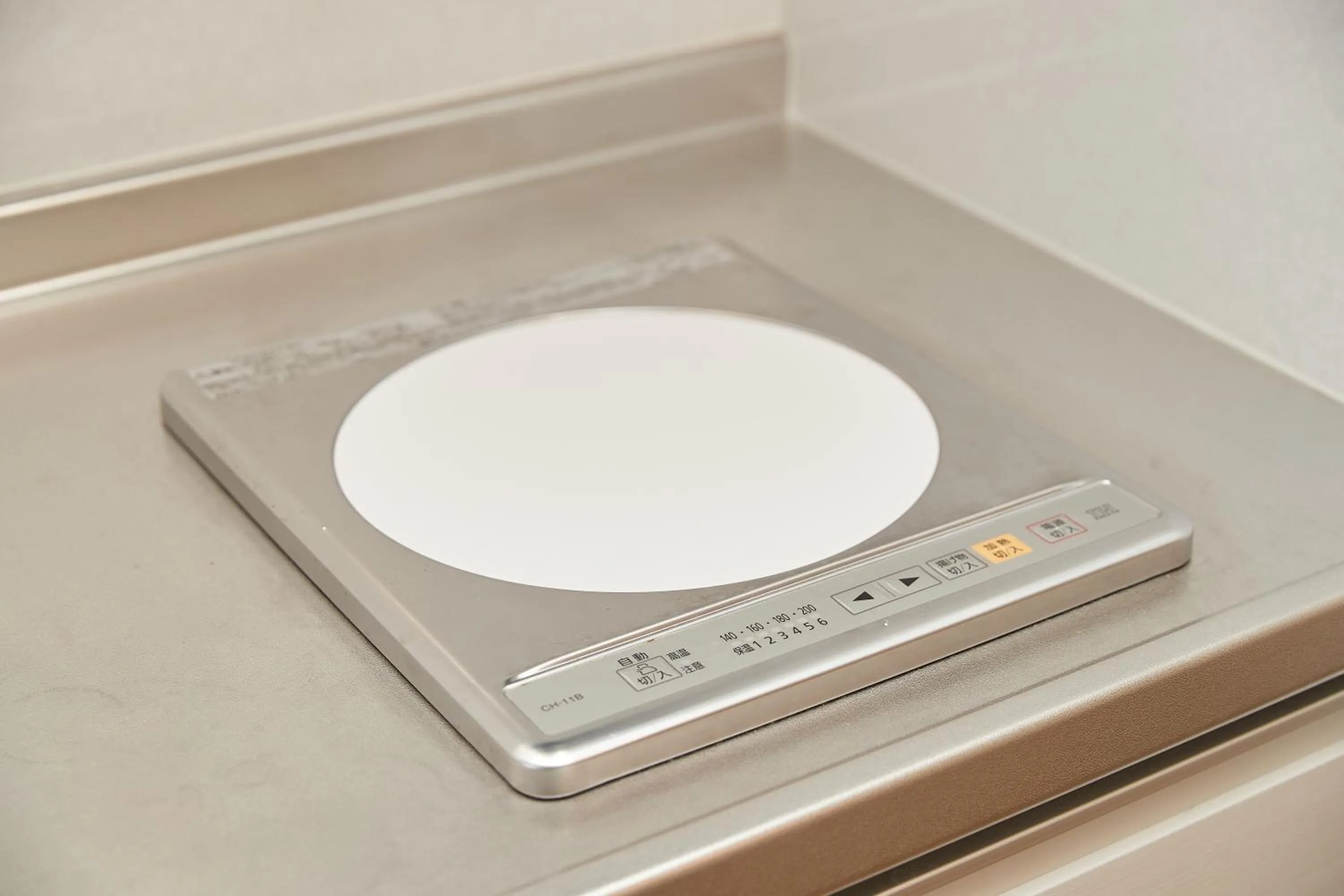 hair dresser in New Normal Hotel in NAMINOUE ニューノーマルホテルイン波の上