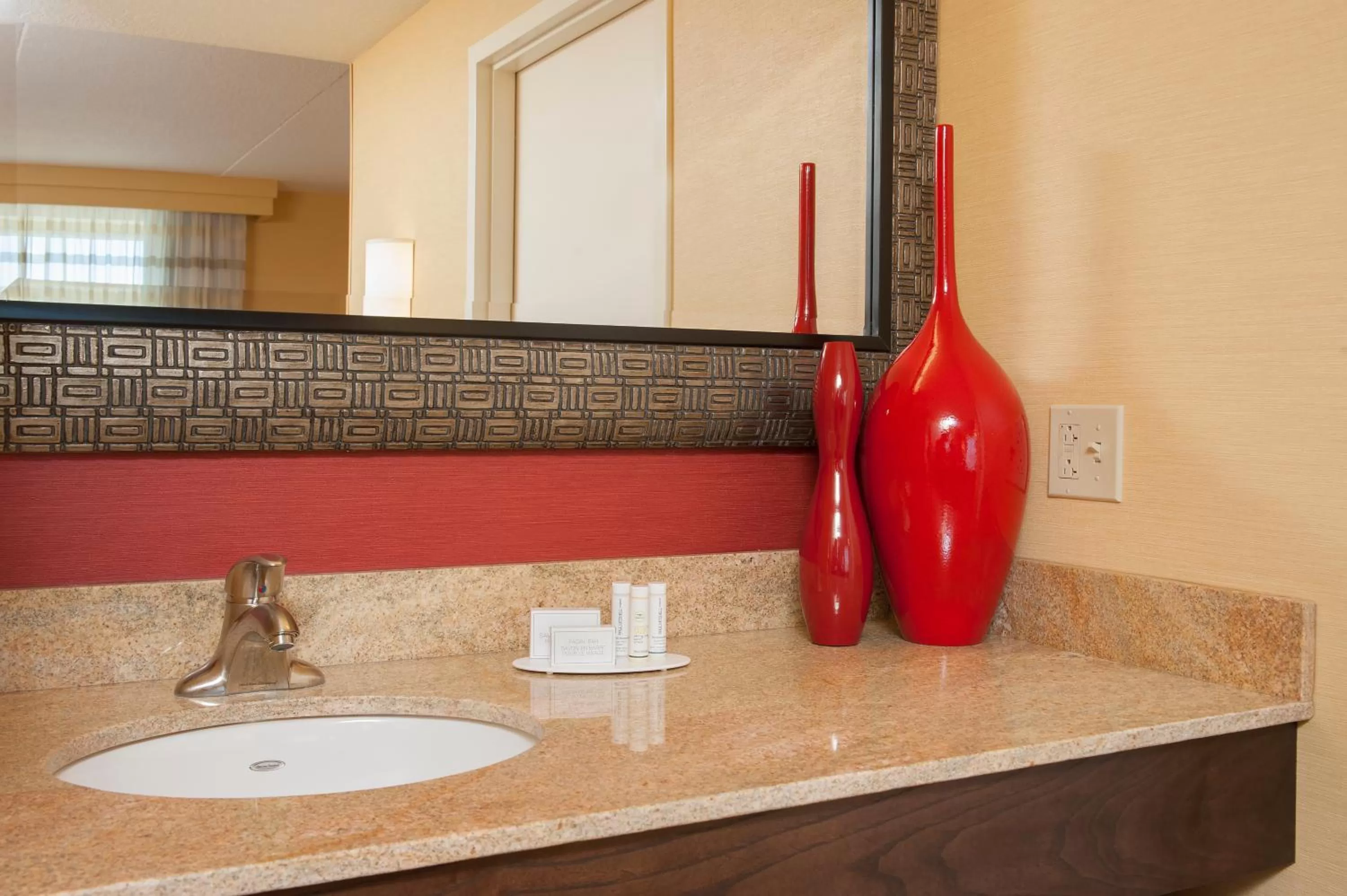 Bathroom in Courtyard Peoria Downtown