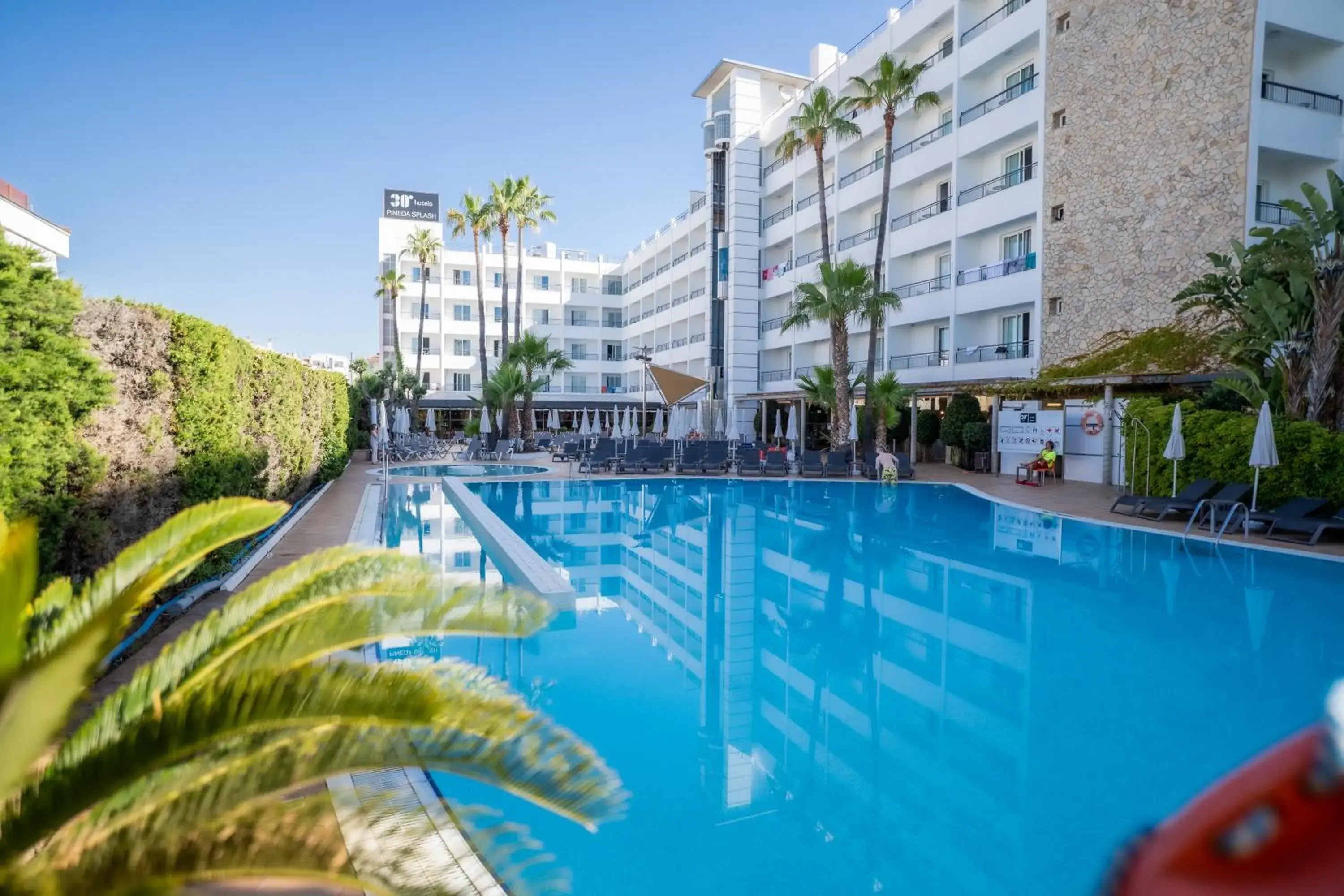 Swimming Pool in ALEGRIA Pineda Splash