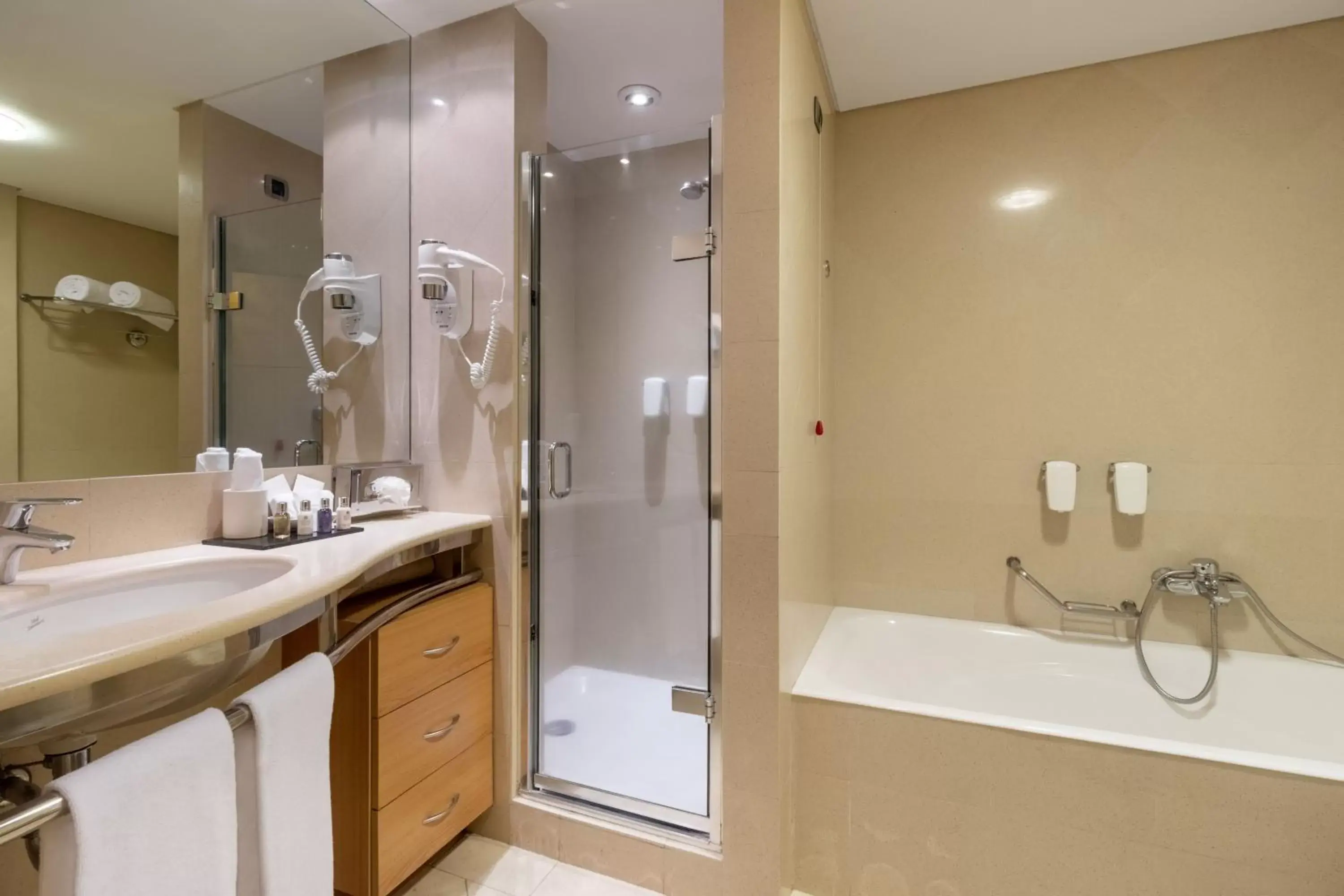 Bathroom in Royal Savoy - Ocean Resort - Savoy Signature