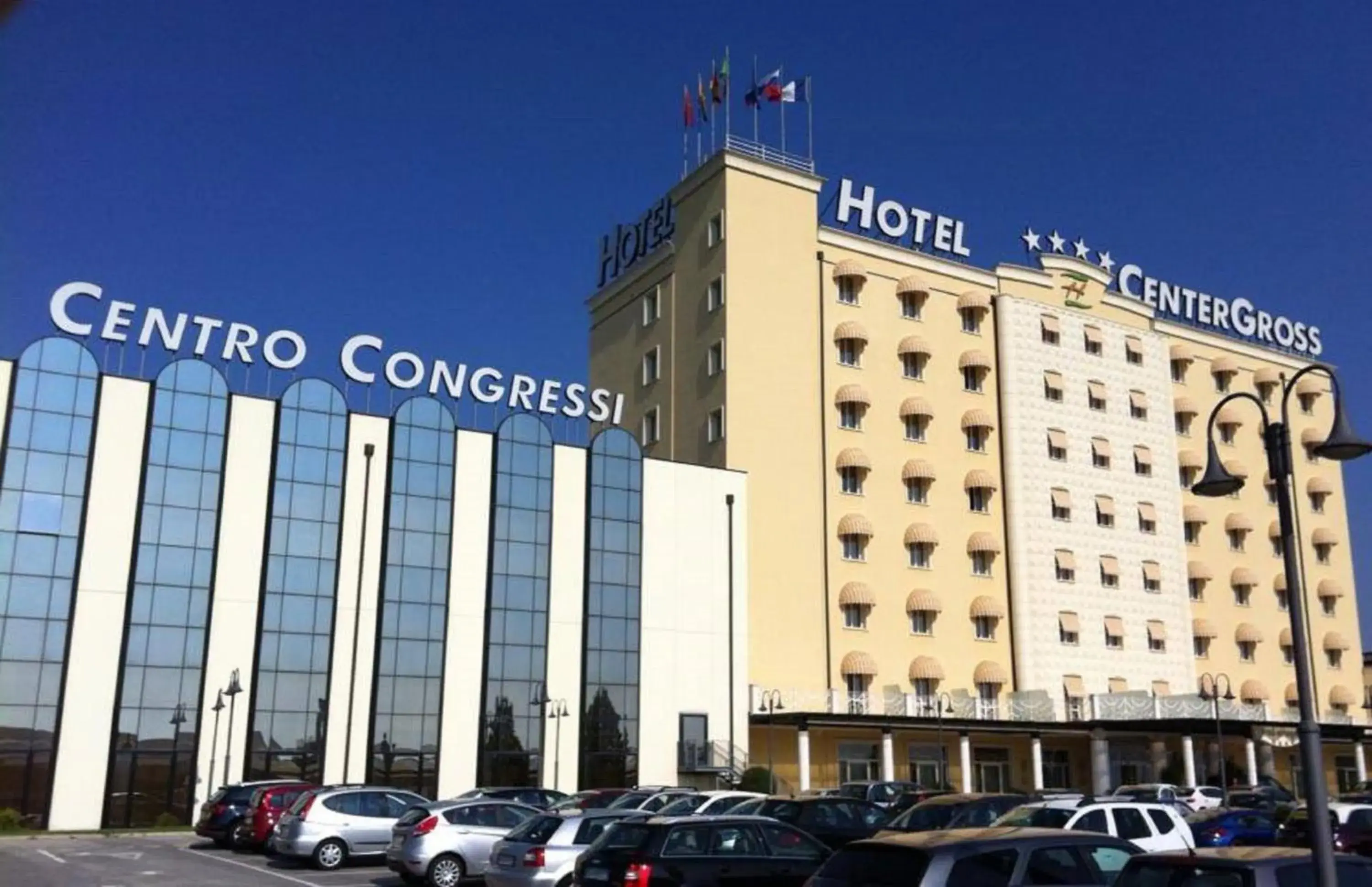 Facade/entrance, Property Building in Zanhotel Centergross