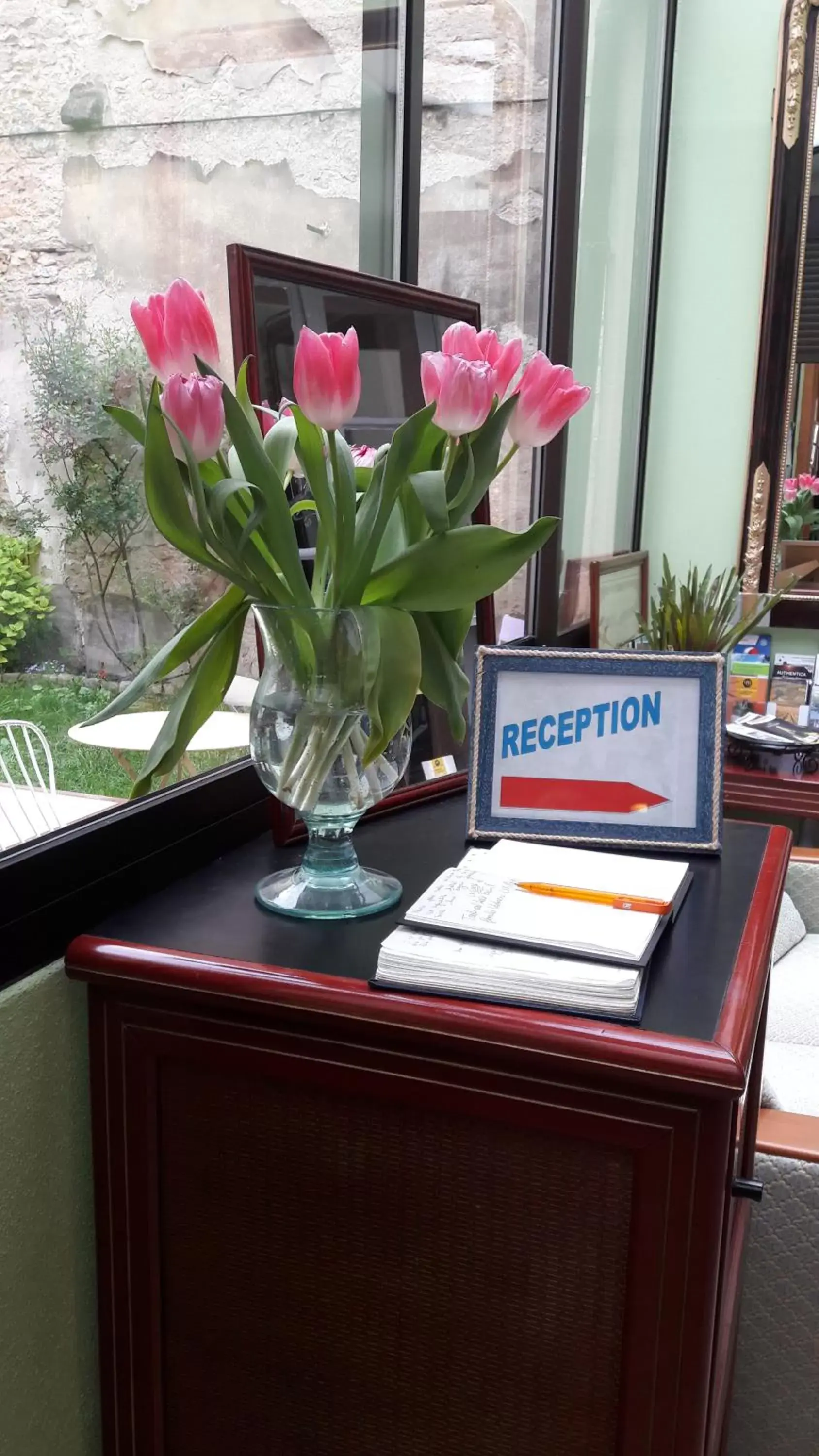 Lobby or reception in Hôtel République