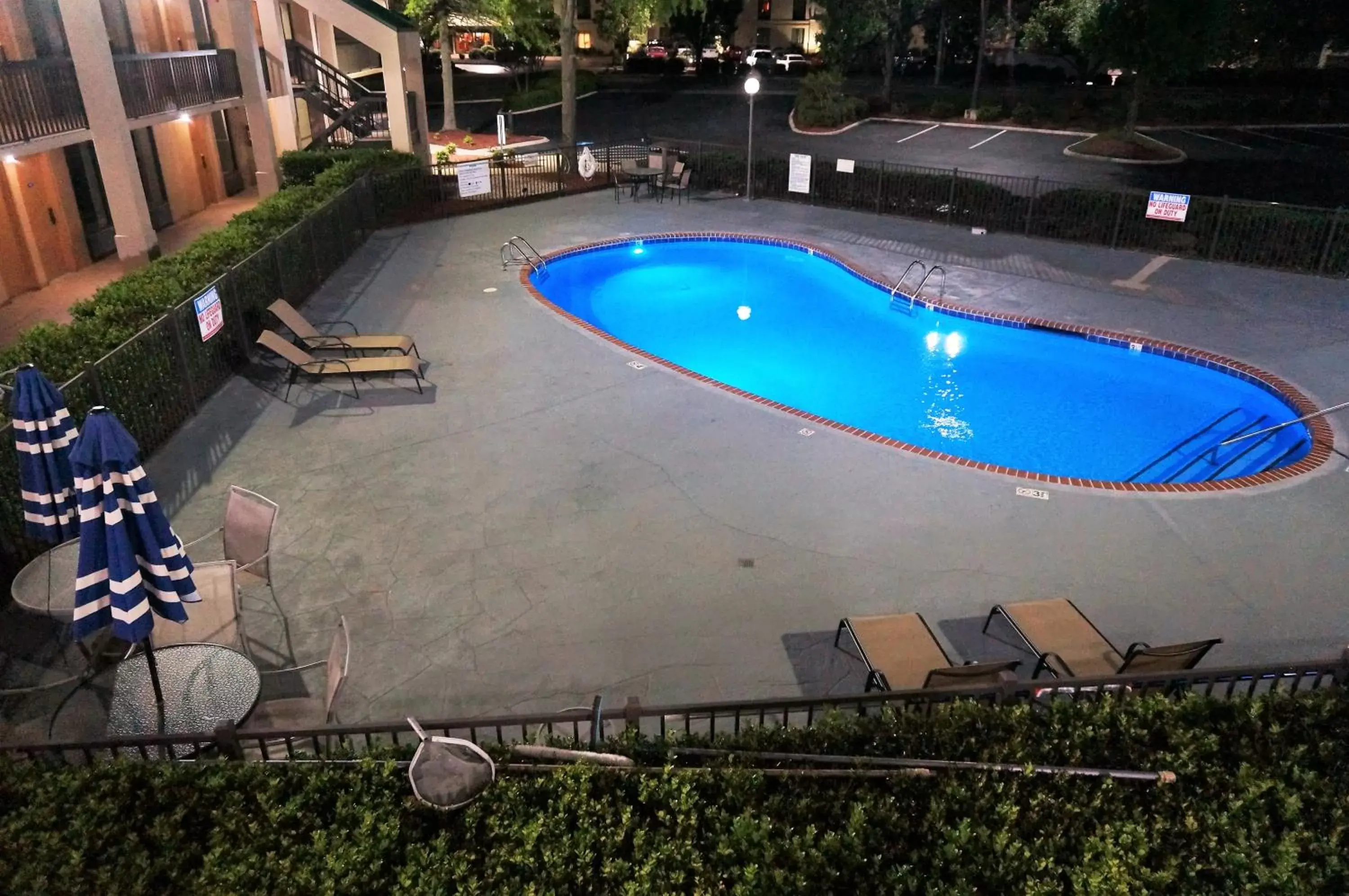 Pool View in Howard Johnson by Wyndham Greensboro Near the Coliseum