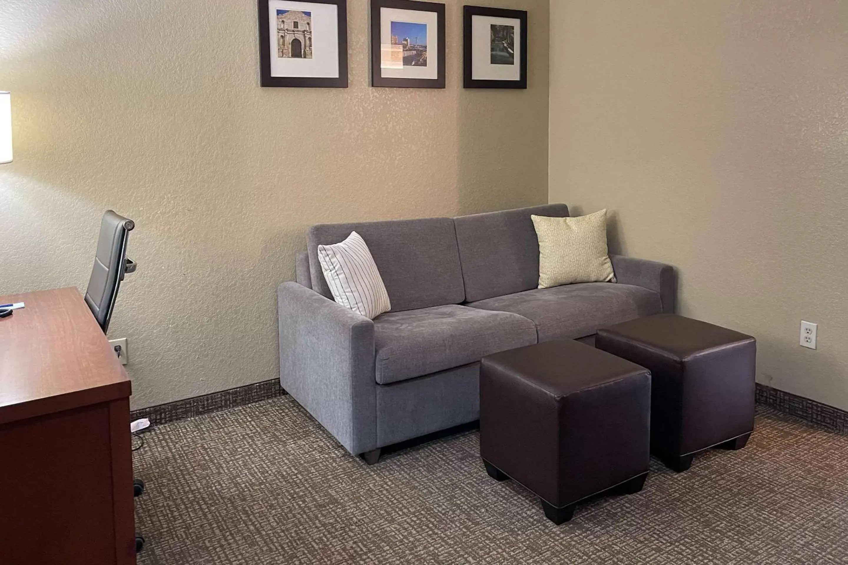Bedroom, Seating Area in Comfort Suites Sea World/ Lackland