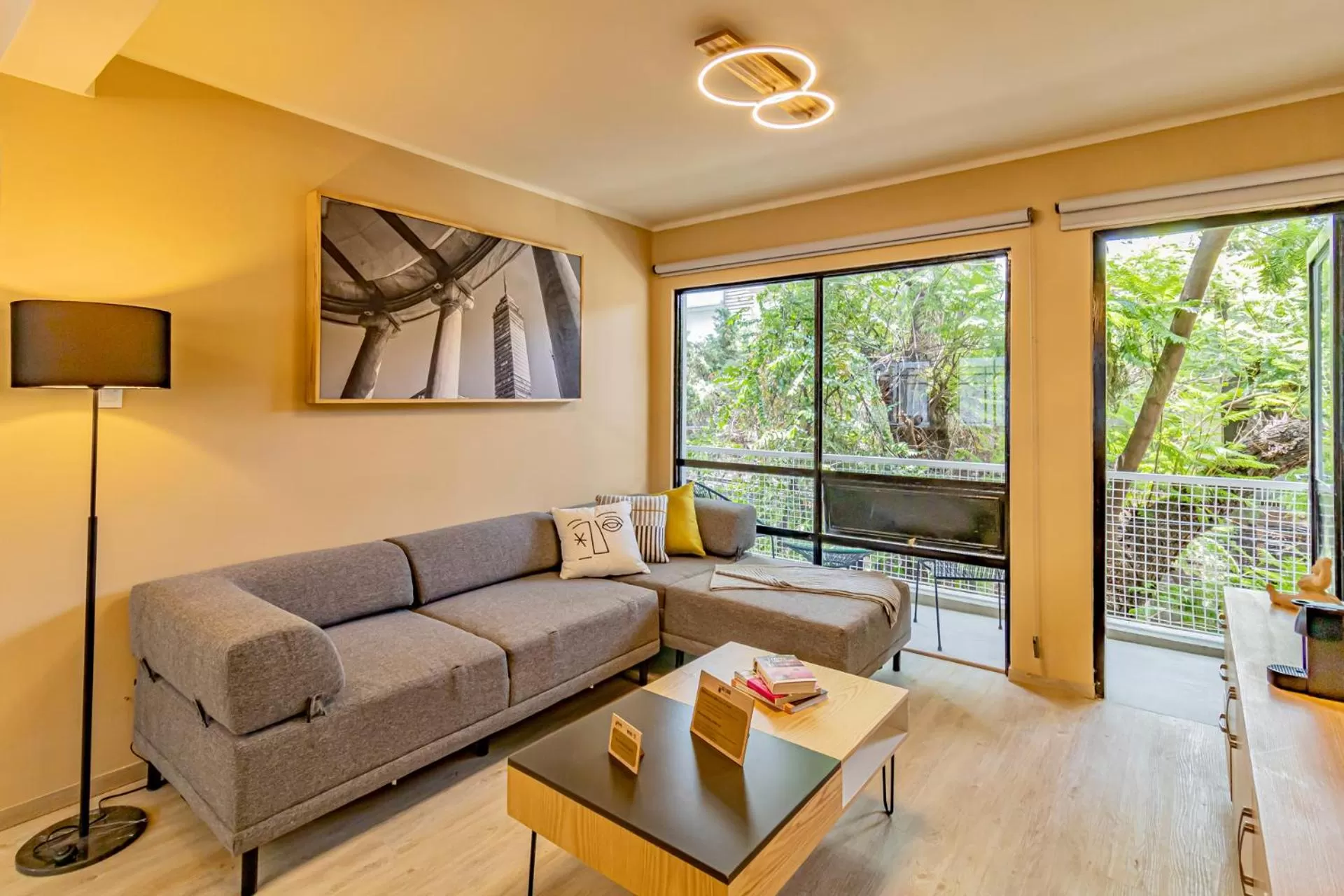 Living room in Mi Zona Lodging WTC