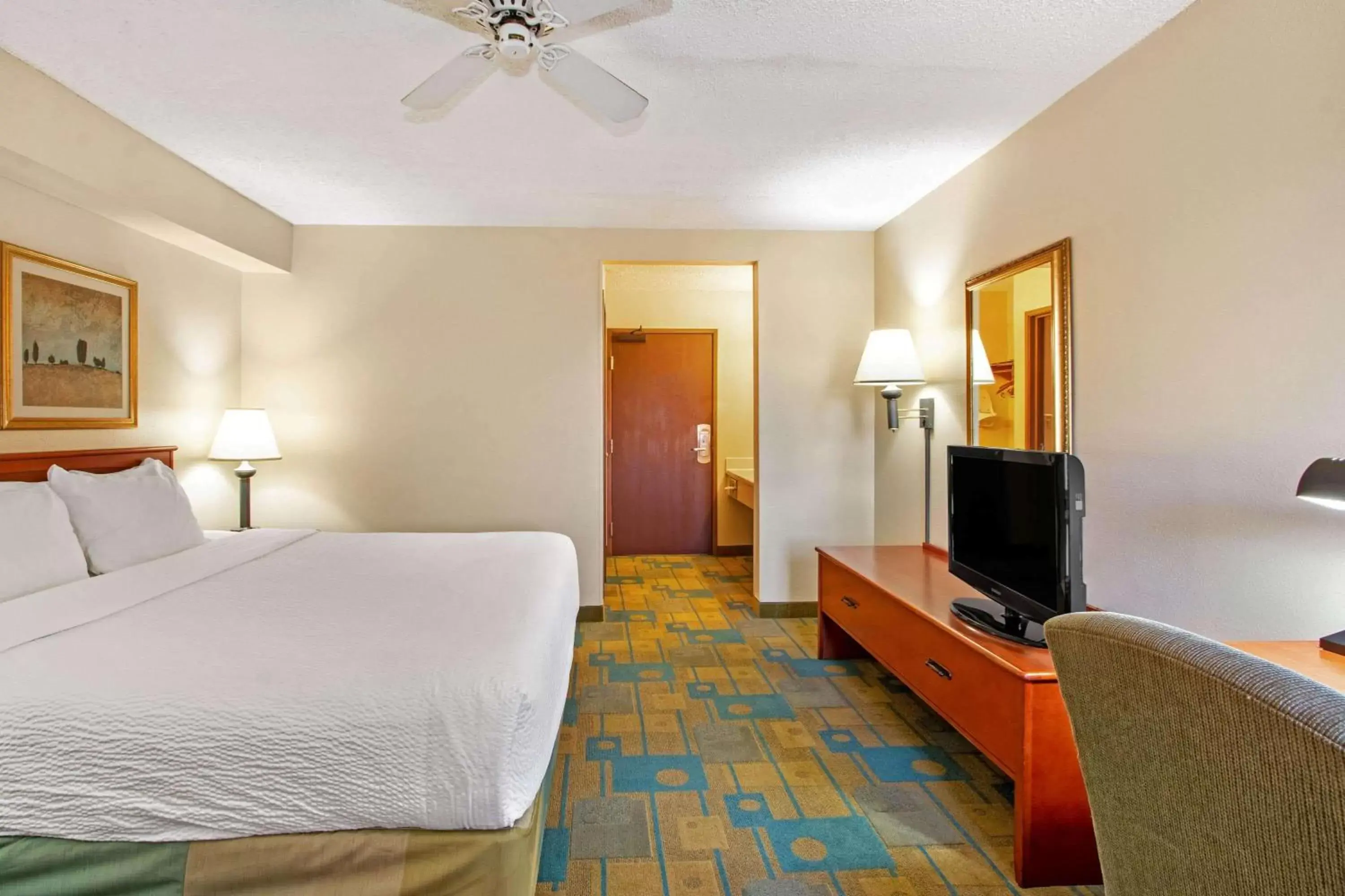 King Room in La Quinta by Wyndham Albuquerque Journal Ctr NW