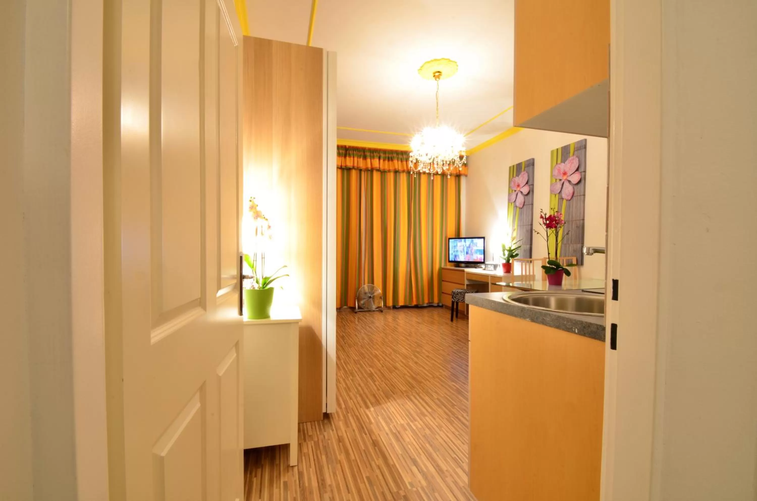 TV and multimedia in AJO Apartments - Messe City Flat - Self-Check-in