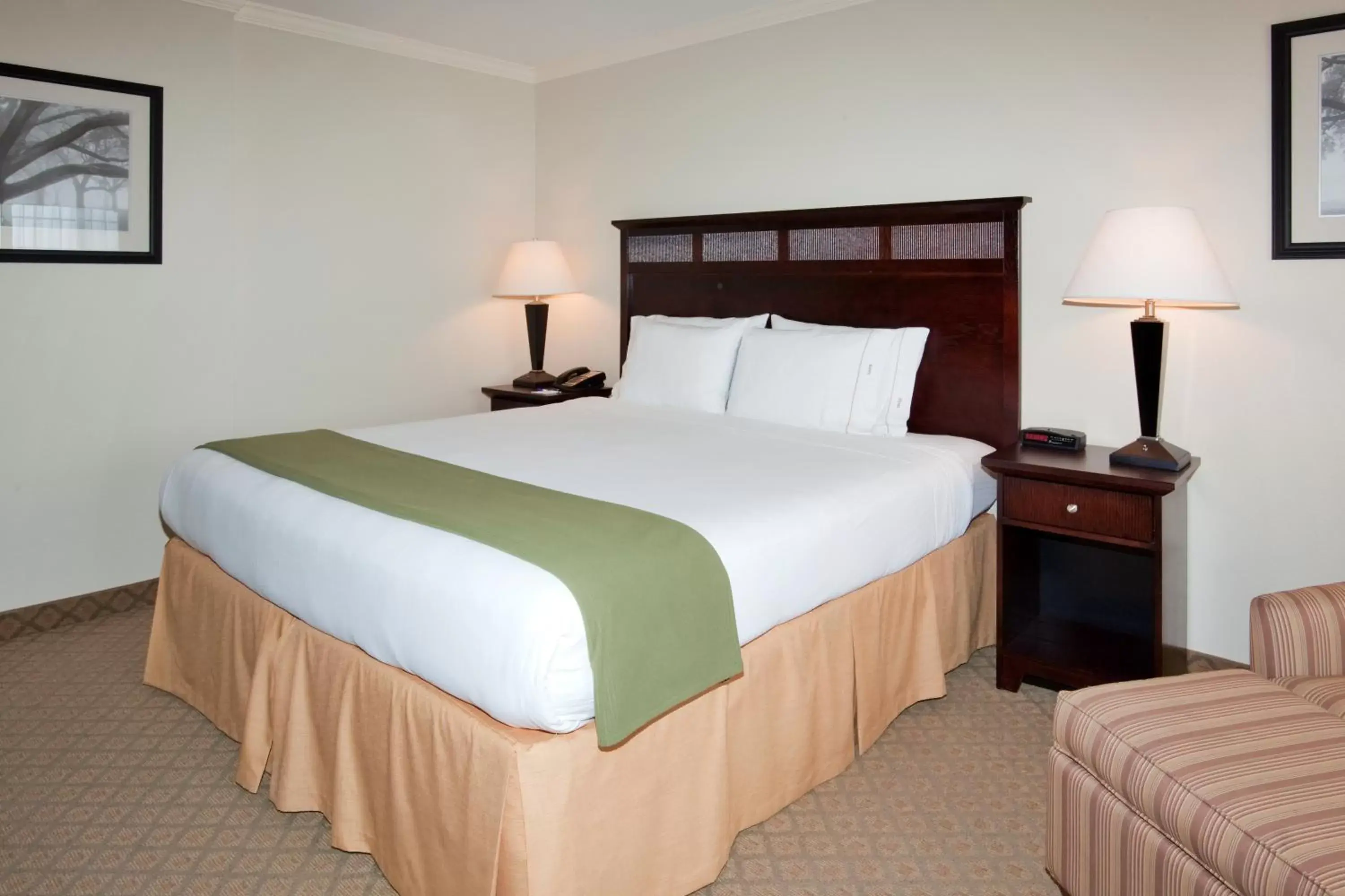 Bed in Holiday Inn Express Lompoc, an IHG Hotel