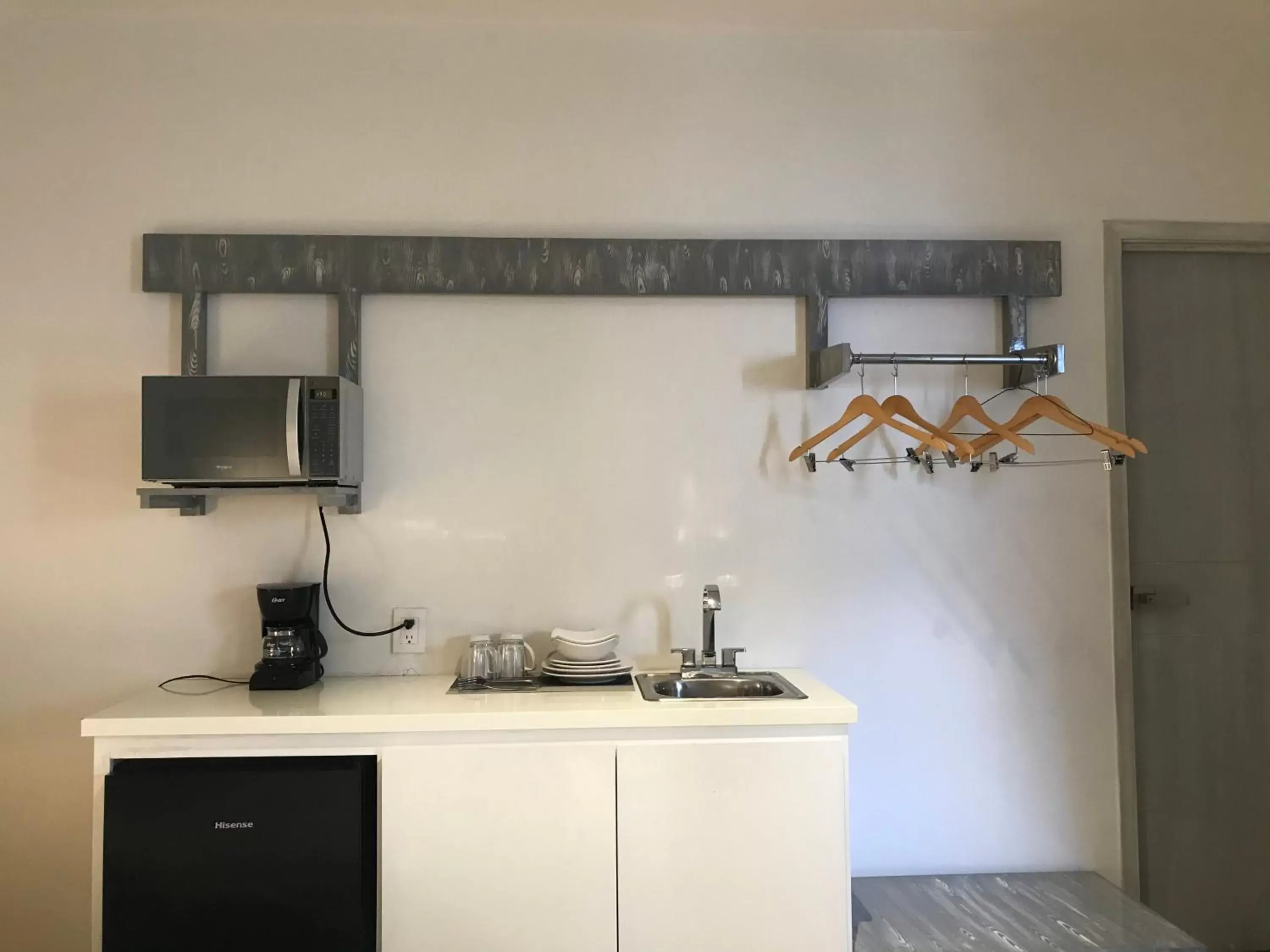 Kitchen/Kitchenette in Capital Suites