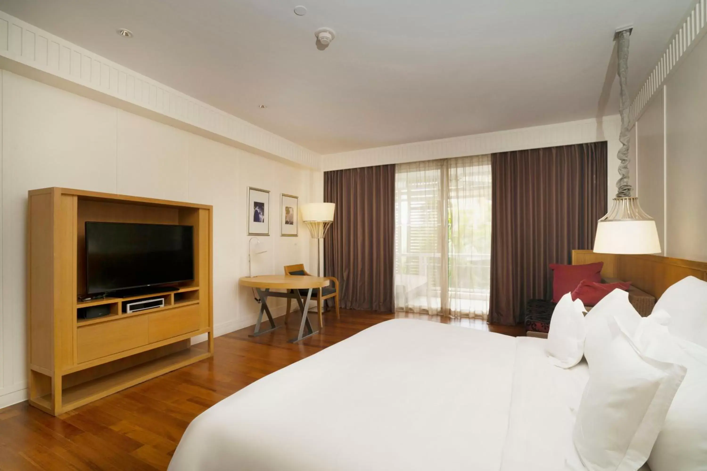 Photo of the whole room, TV/Entertainment Center in InterContinental Hua Hin Resort, an IHG Hotel