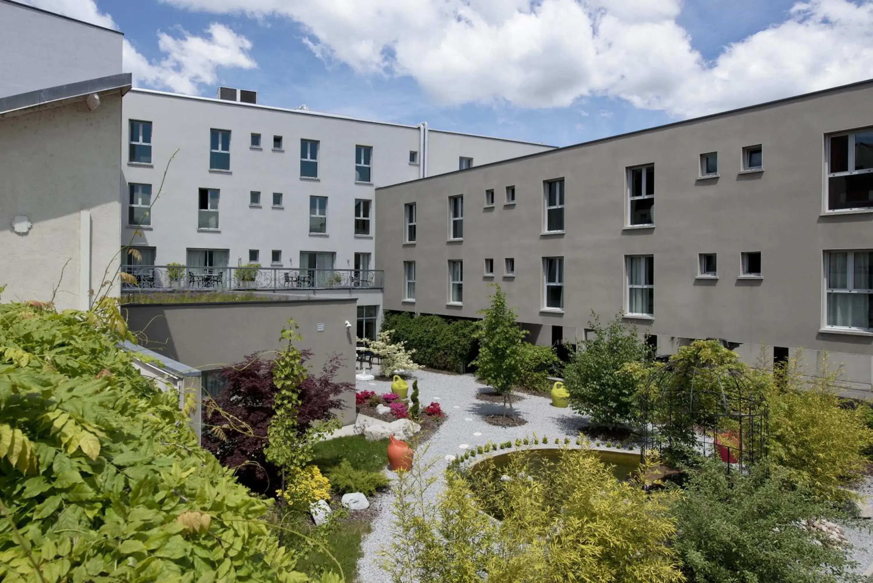 Facade/entrance, Property Building in Hotel Victor Hugo & Spa