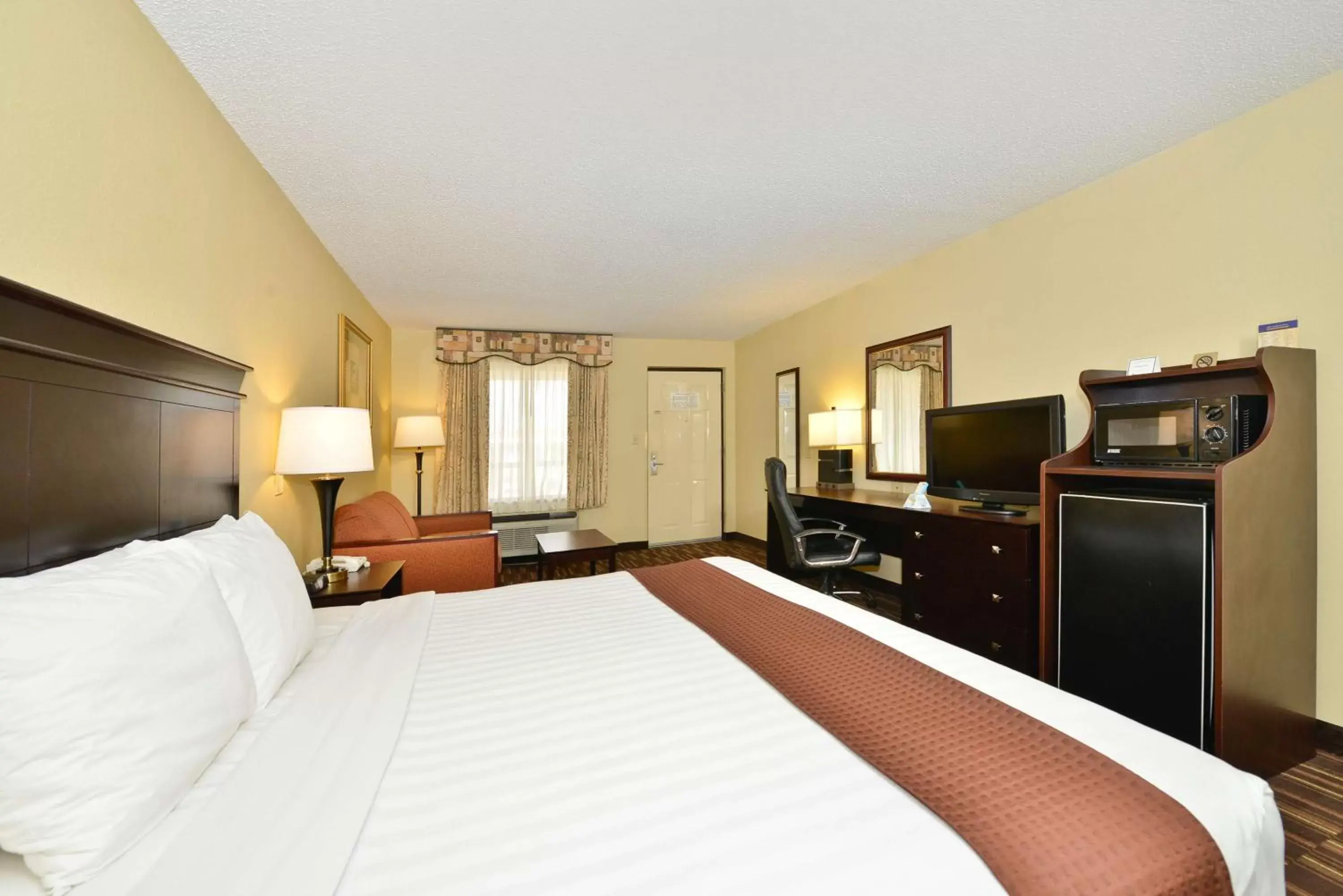 Photo of the whole room, Bed in Best Western Greenville Inn