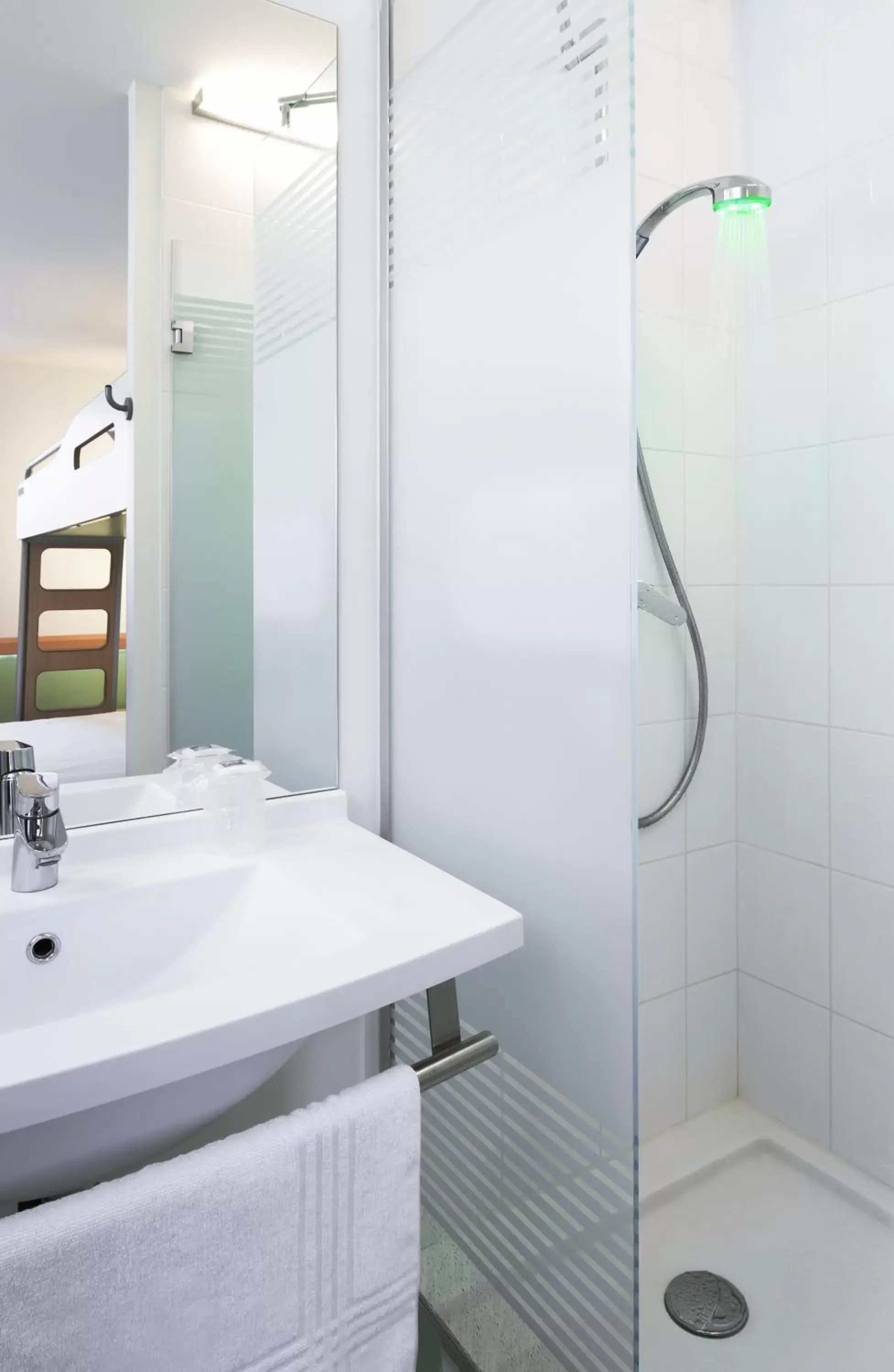 Bathroom in ibis budget Aachen Raeren Grenze