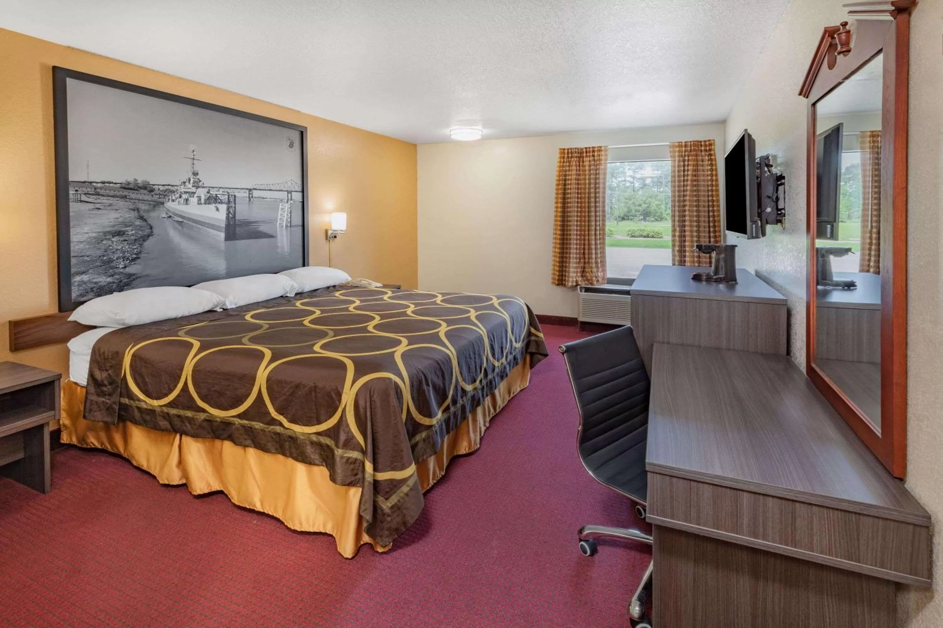 Photo of the whole room, Bed in Super 8 by Wyndham Kinder/Coushatta near Casino