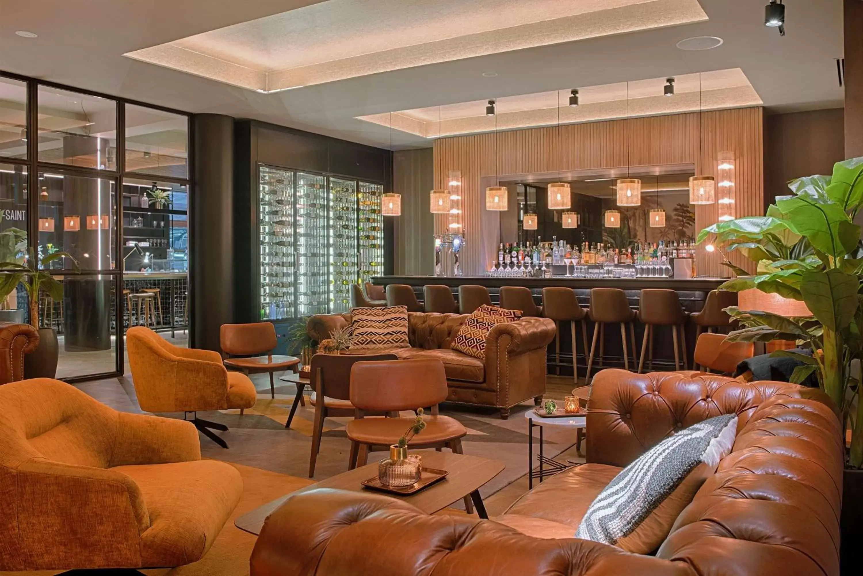 Lounge or bar in NH Lyon Airport Lounge or bar in NH Lyon Airport