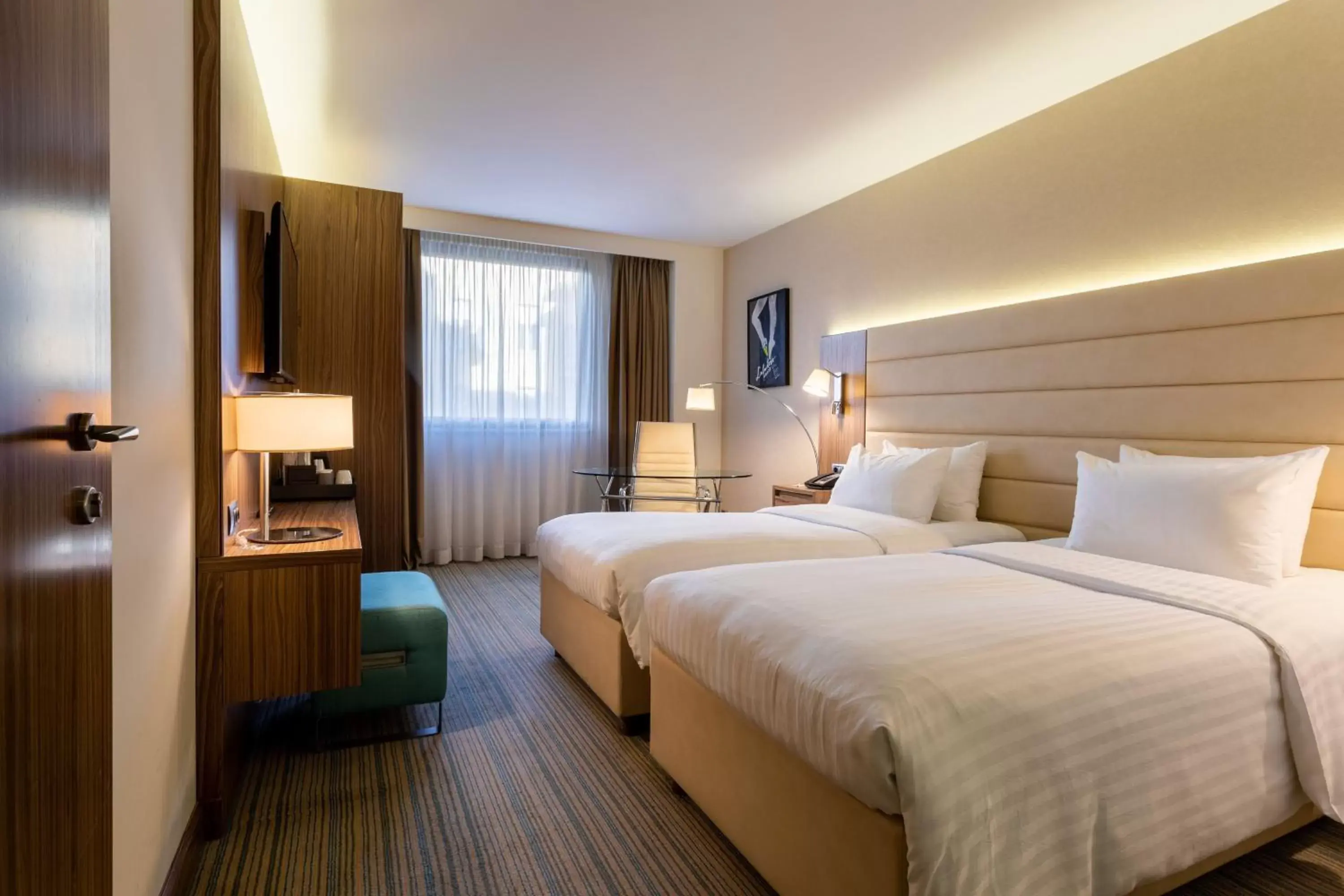 Photo of the whole room, Bed in Courtyard by Marriott Belgrade City Center