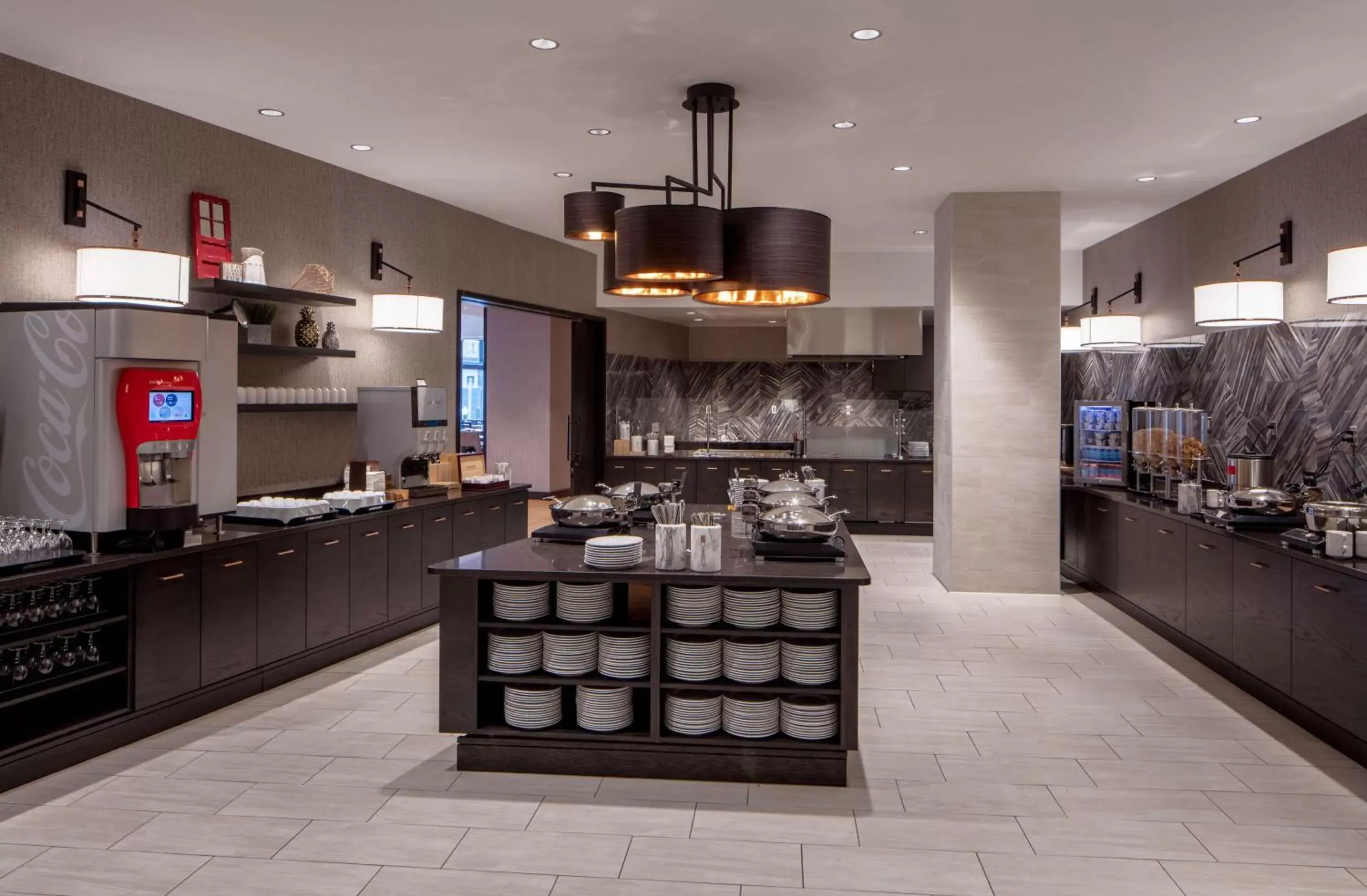 Restaurant/places to eat in Embassy Suites By Hilton Minneapolis Downtown Hotel Restaurant/places to eat in Embassy Suites By Hilton Minneapolis Downtown Hotel