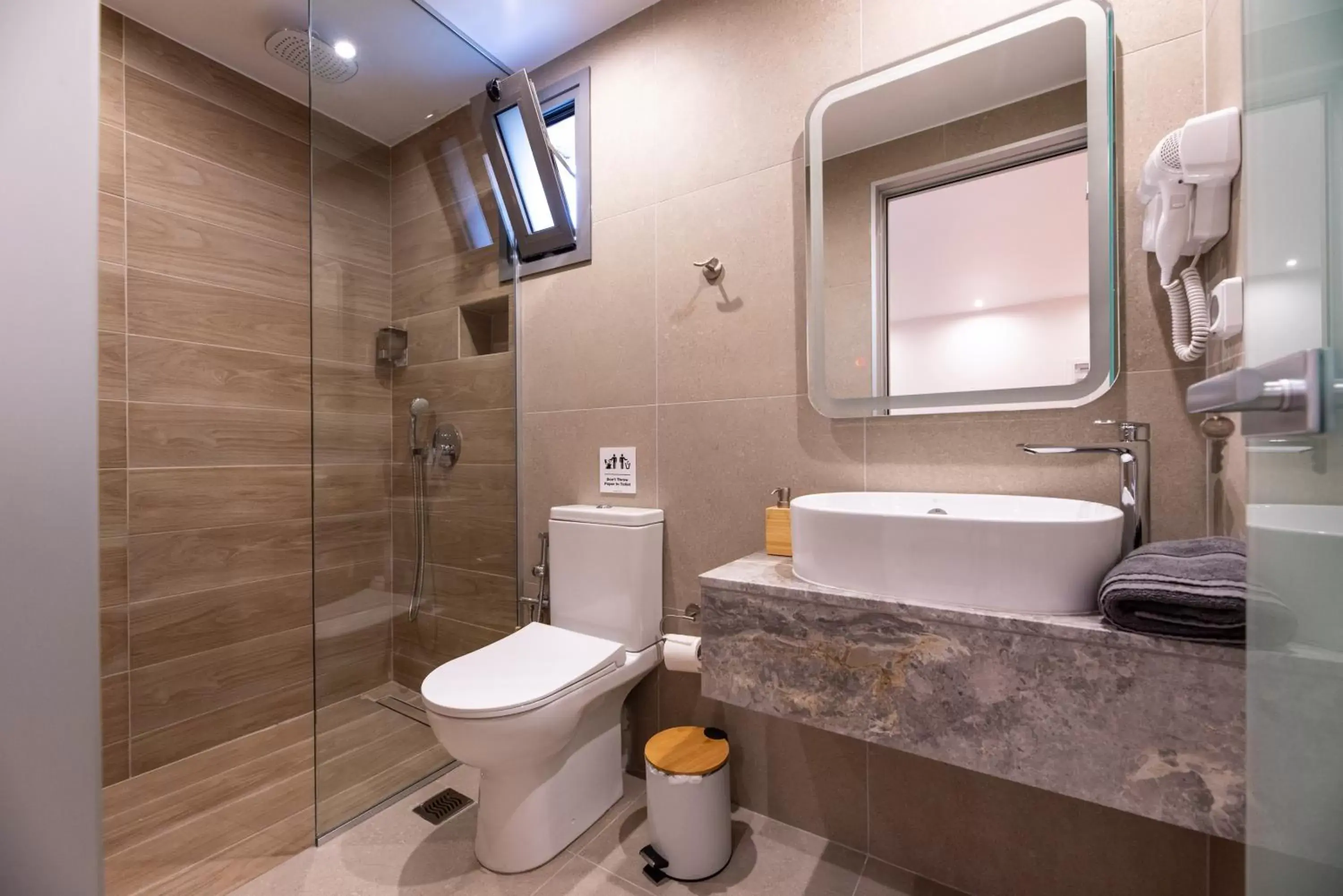 Shower, Bathroom in Airscape Hotel Free Shuttle From Athen's Airport
