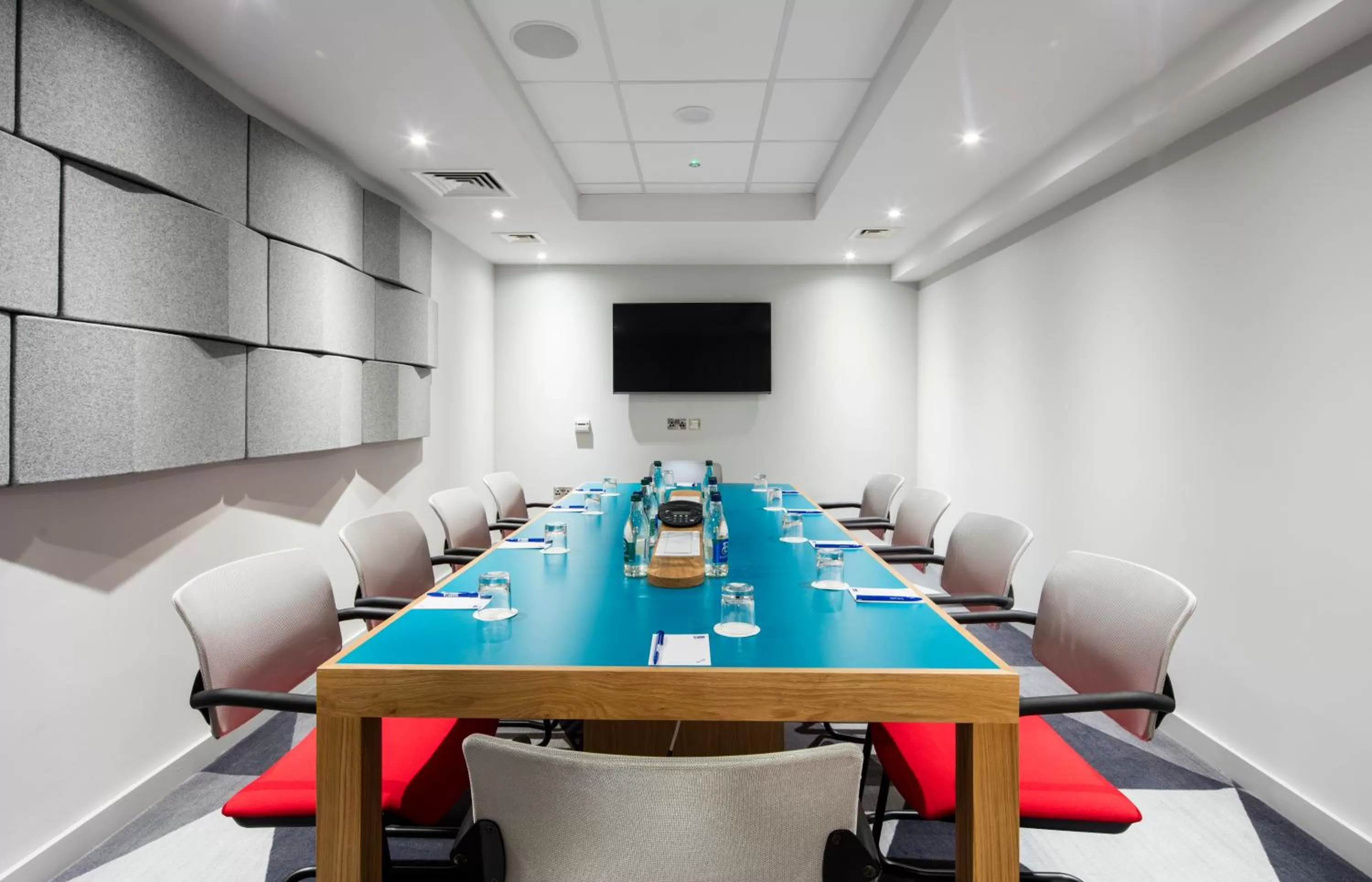 Meeting/conference room in Holiday Inn Express Dublin City Centre by IHG