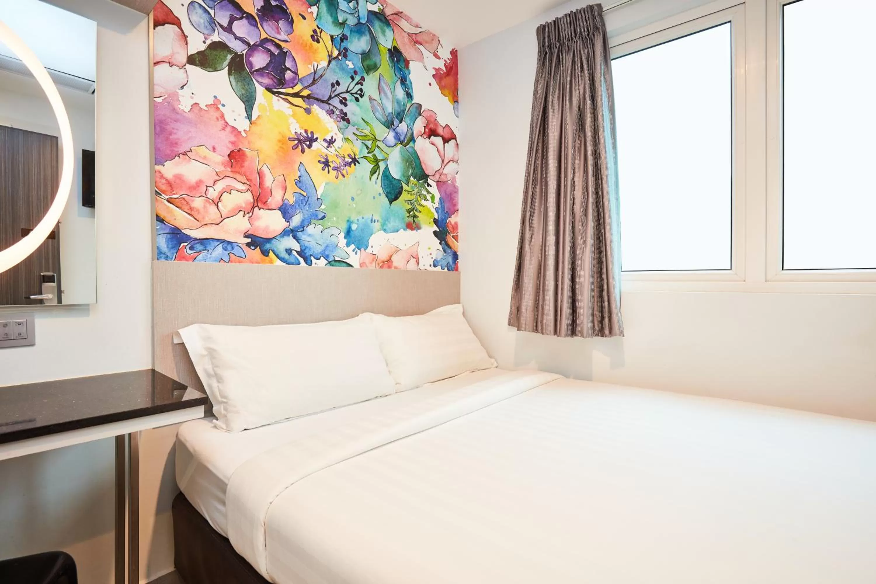 Bed in ibis budget Singapore Selegie