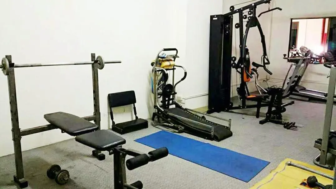 Fitness centre/facilities in Poonchock Mansion