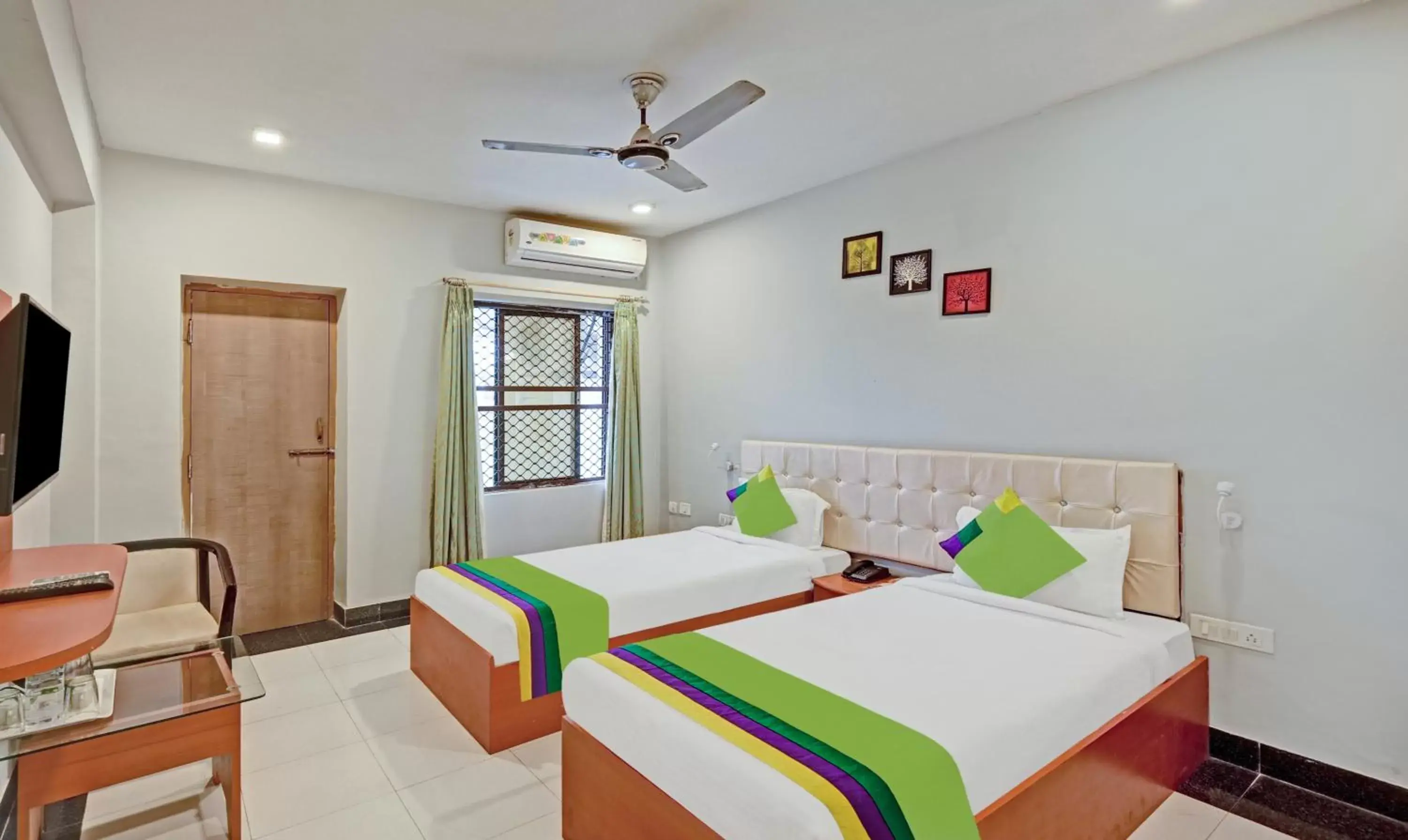 Bedroom, Bed in Treebo Sidhartha International Baliapanda Bedroom, Bed in Treebo Sidhartha International Baliapanda