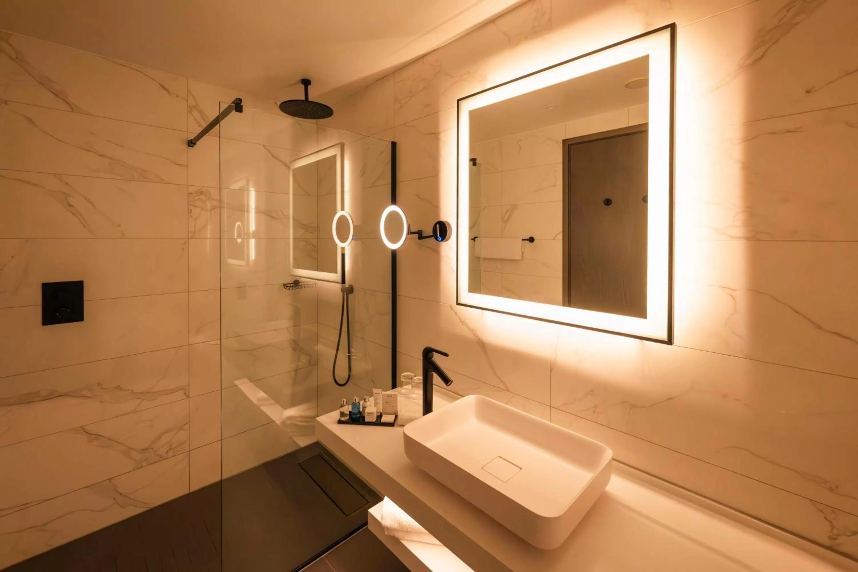 Shower in Radisson Blu Royal Hotel Dublin