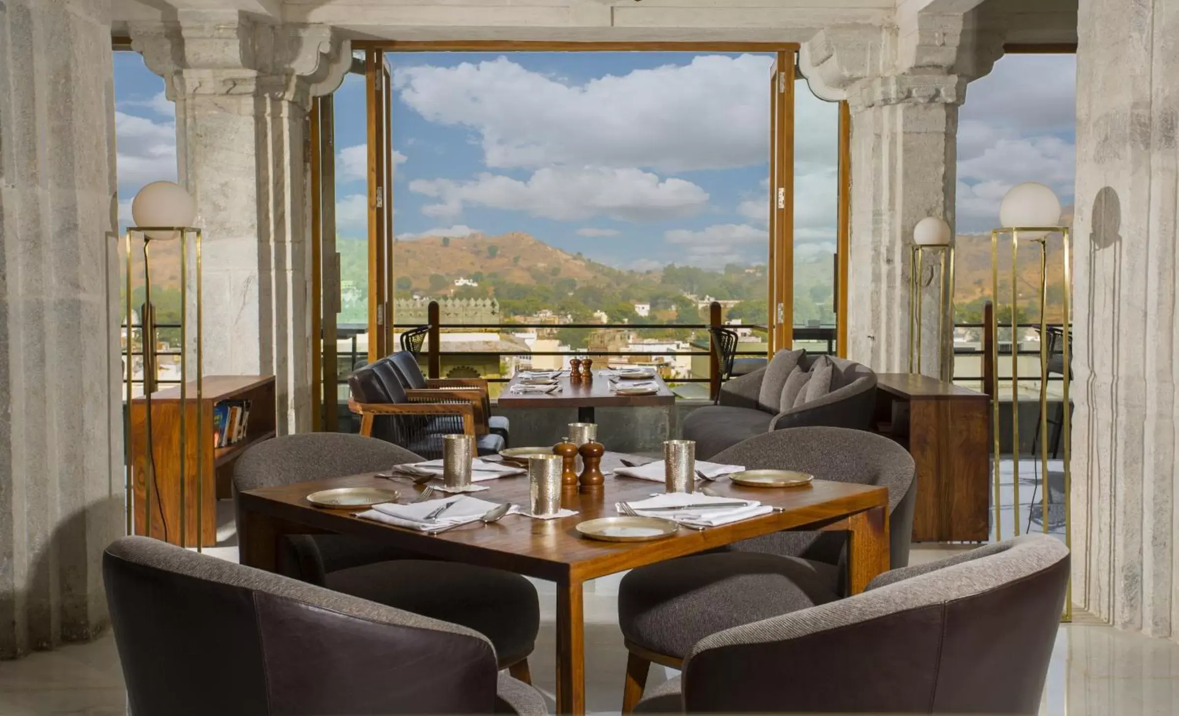 Restaurant/Places to Eat in RAAS Devigarh