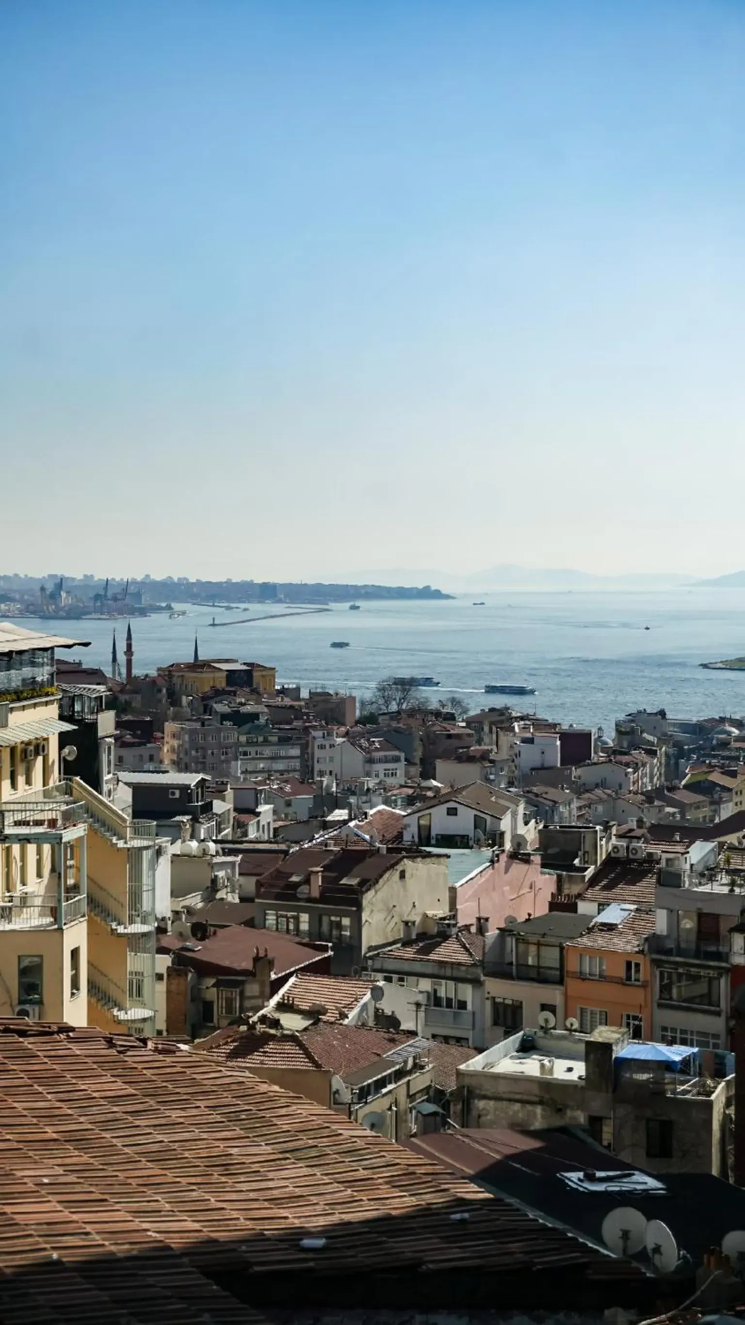 Bird's eye view in Maroon Tomtom Bird's eye view in Maroon Tomtom