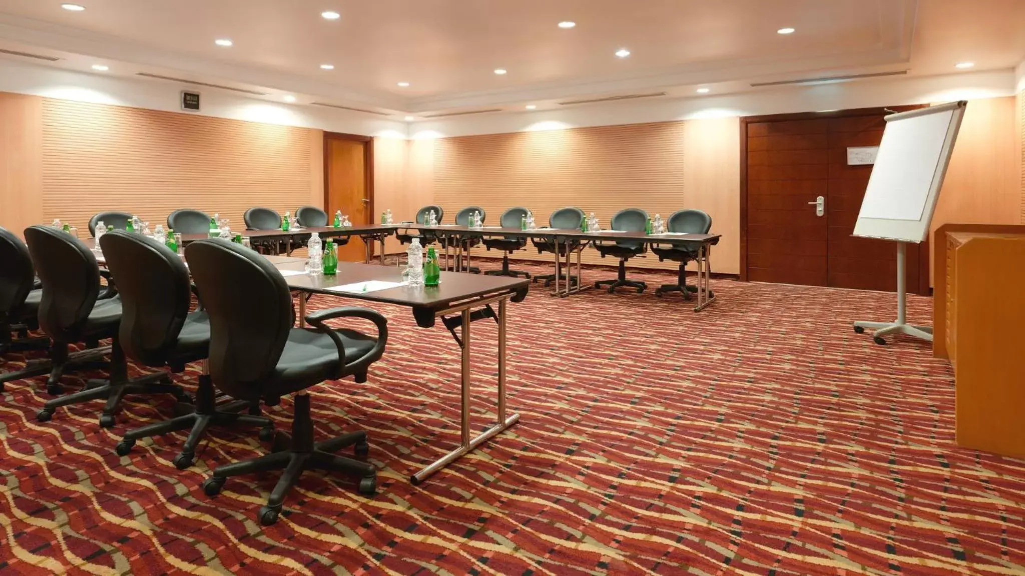 Meeting/conference room in Holiday Inn Kuwait, an IHG Hotel