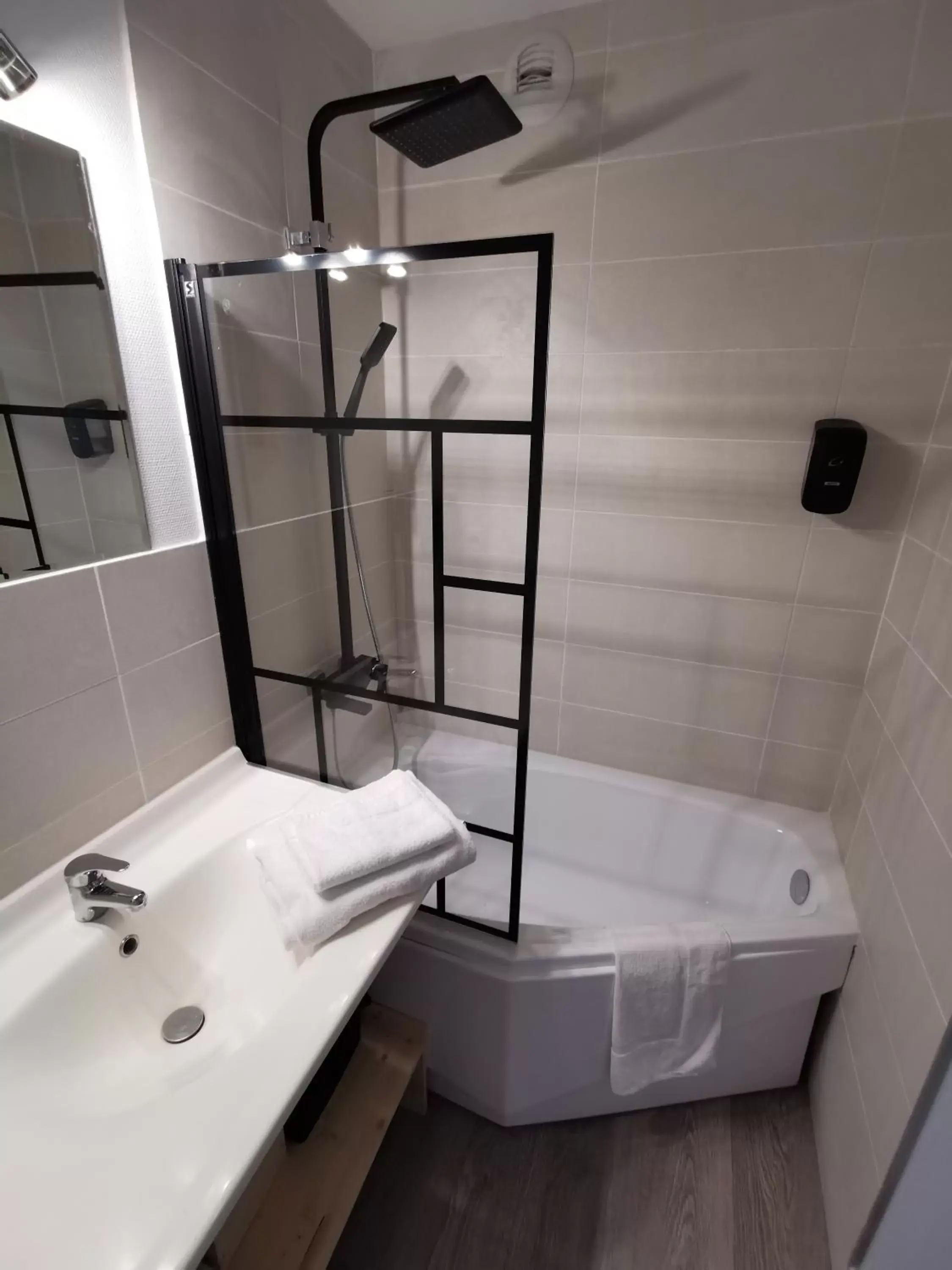 Bathroom in Hotel Ambotel