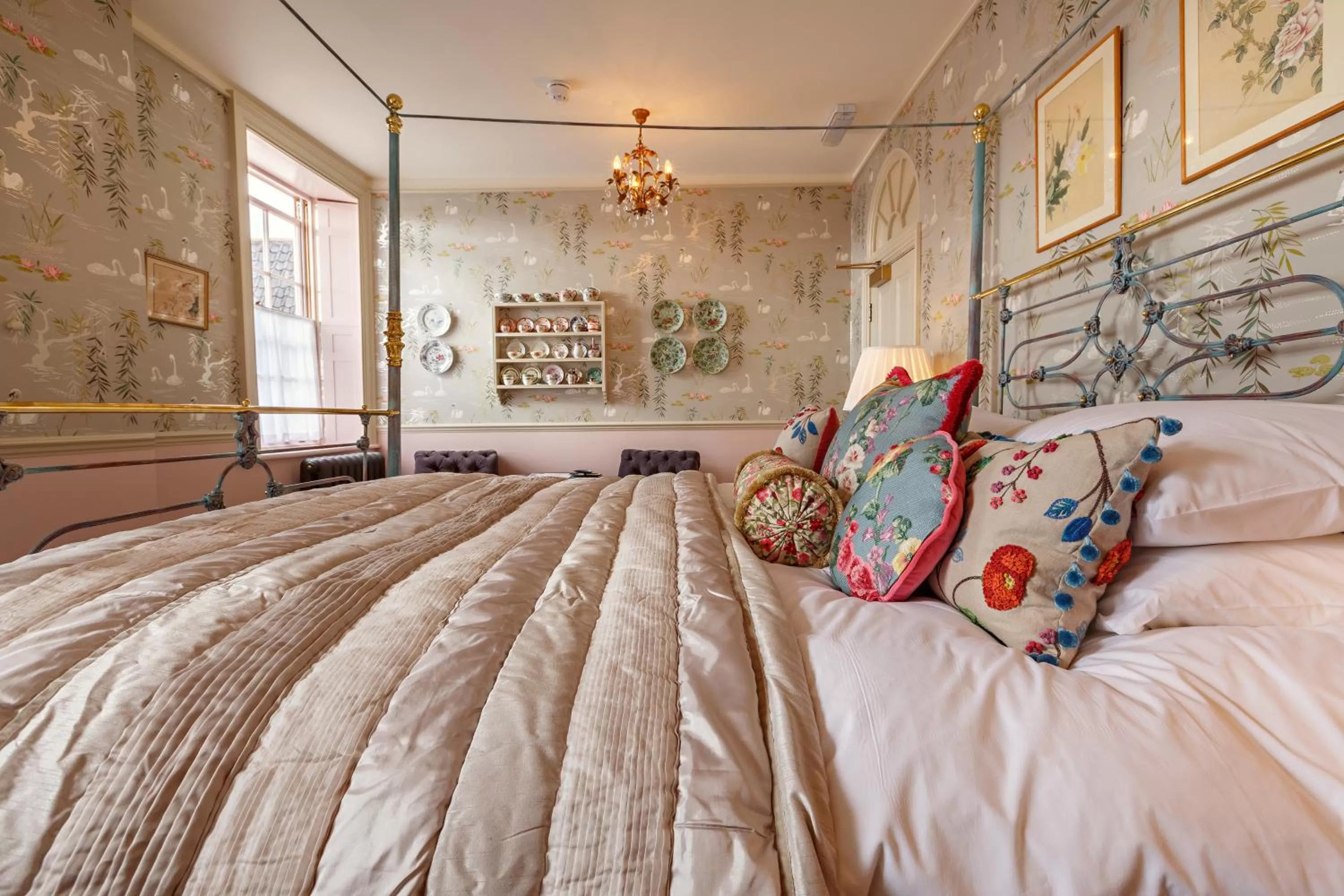 Photo of the whole room, Bed in The Dial House