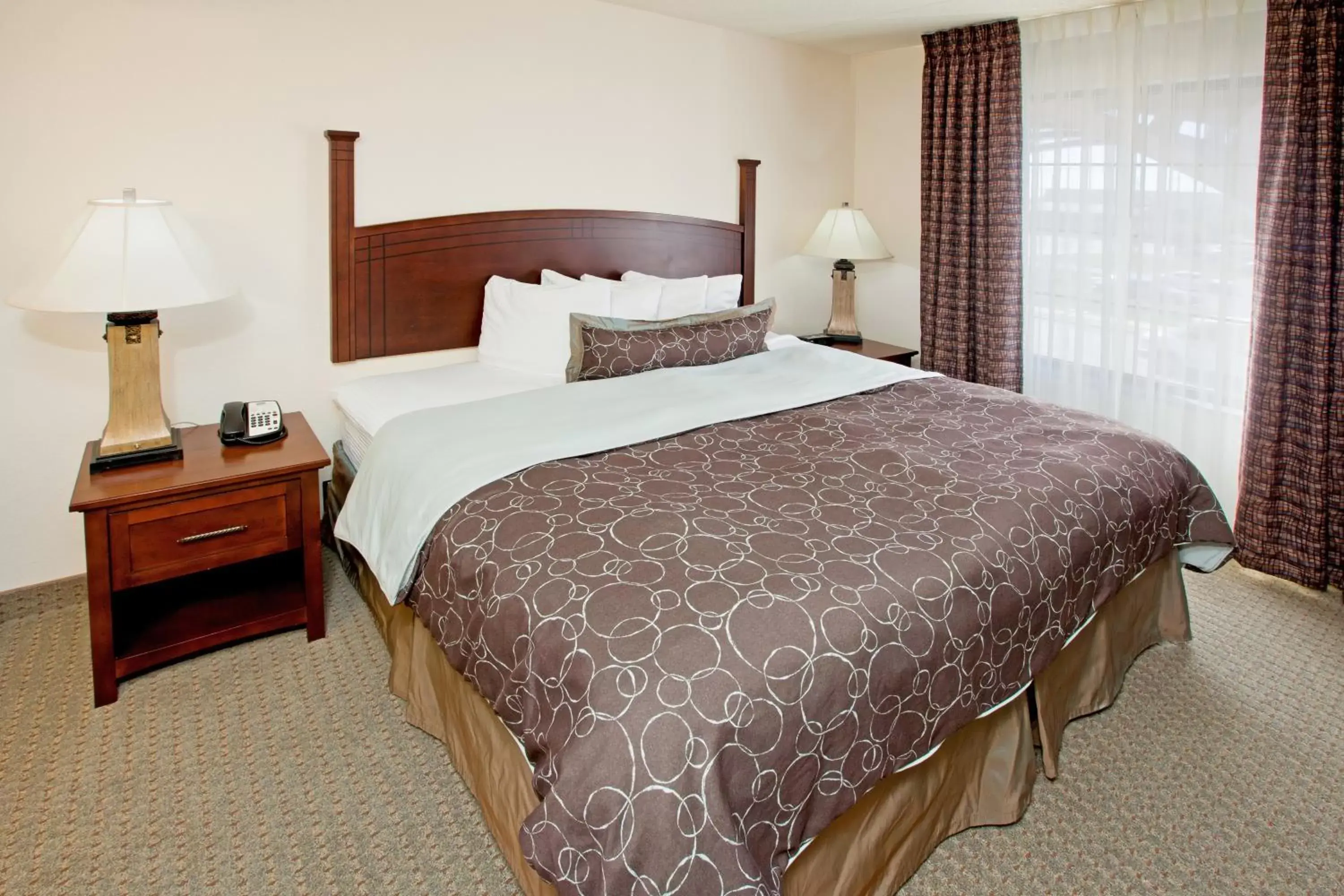 Bed in Staybridge Suites Indianapolis Downtown-Convention Center, an IHG Hotel
