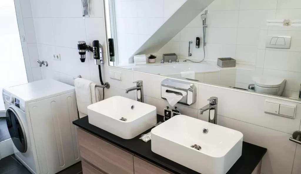 Bathroom in Arthotel ANA Liberty Bremen City