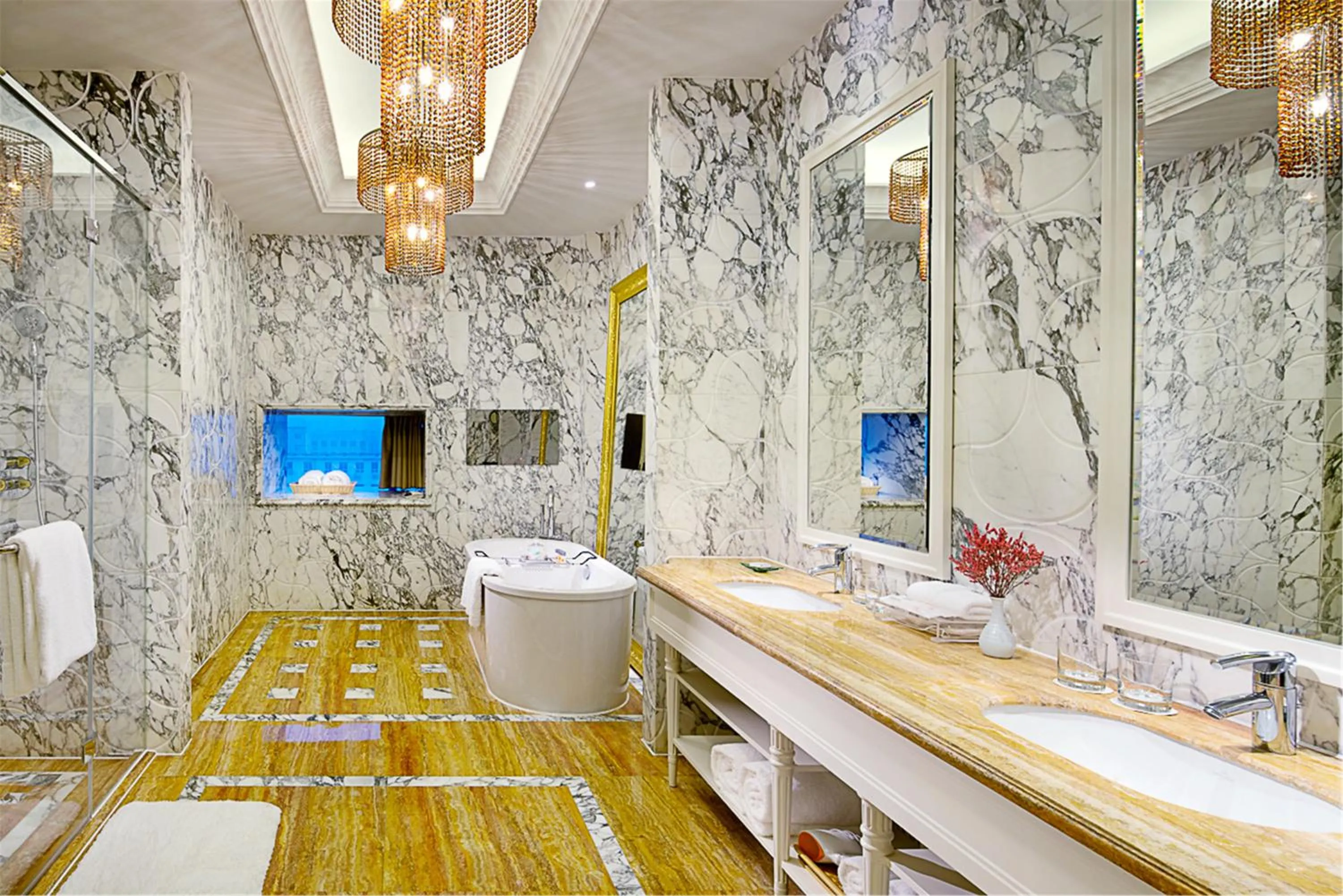 Photo of the whole room in Crowne Plaza Zhengzhou by IHG