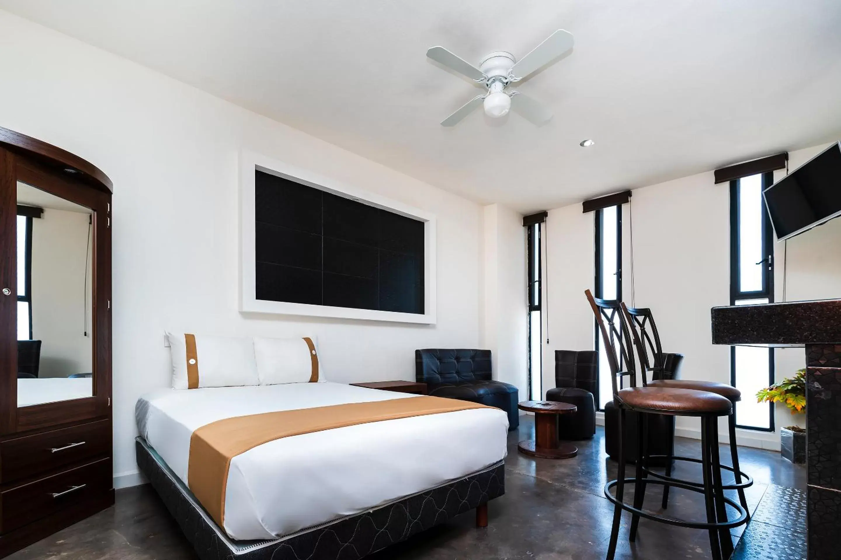 Bedroom, Bed in Capital O Hotel Joyma Suites, San Luis