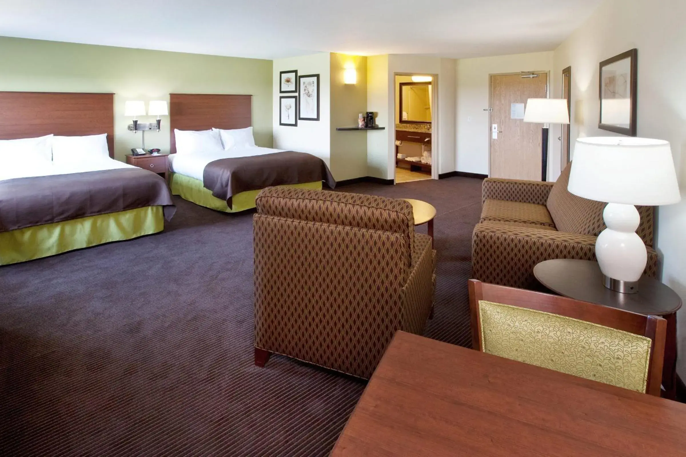Photo of the whole room in AmericInn by Wyndham Osage