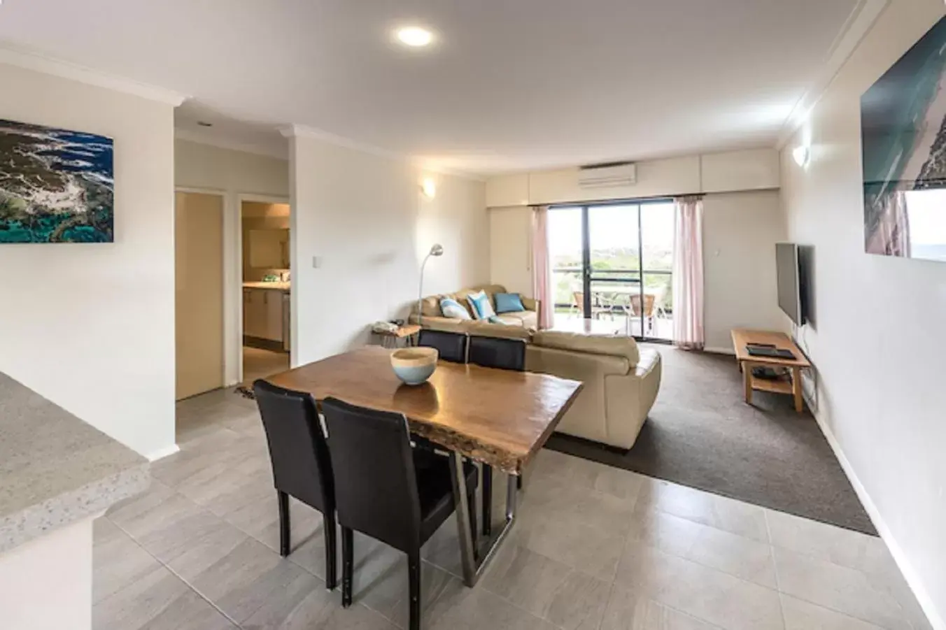 Living room, Dining Area in Margarets Beach Resort