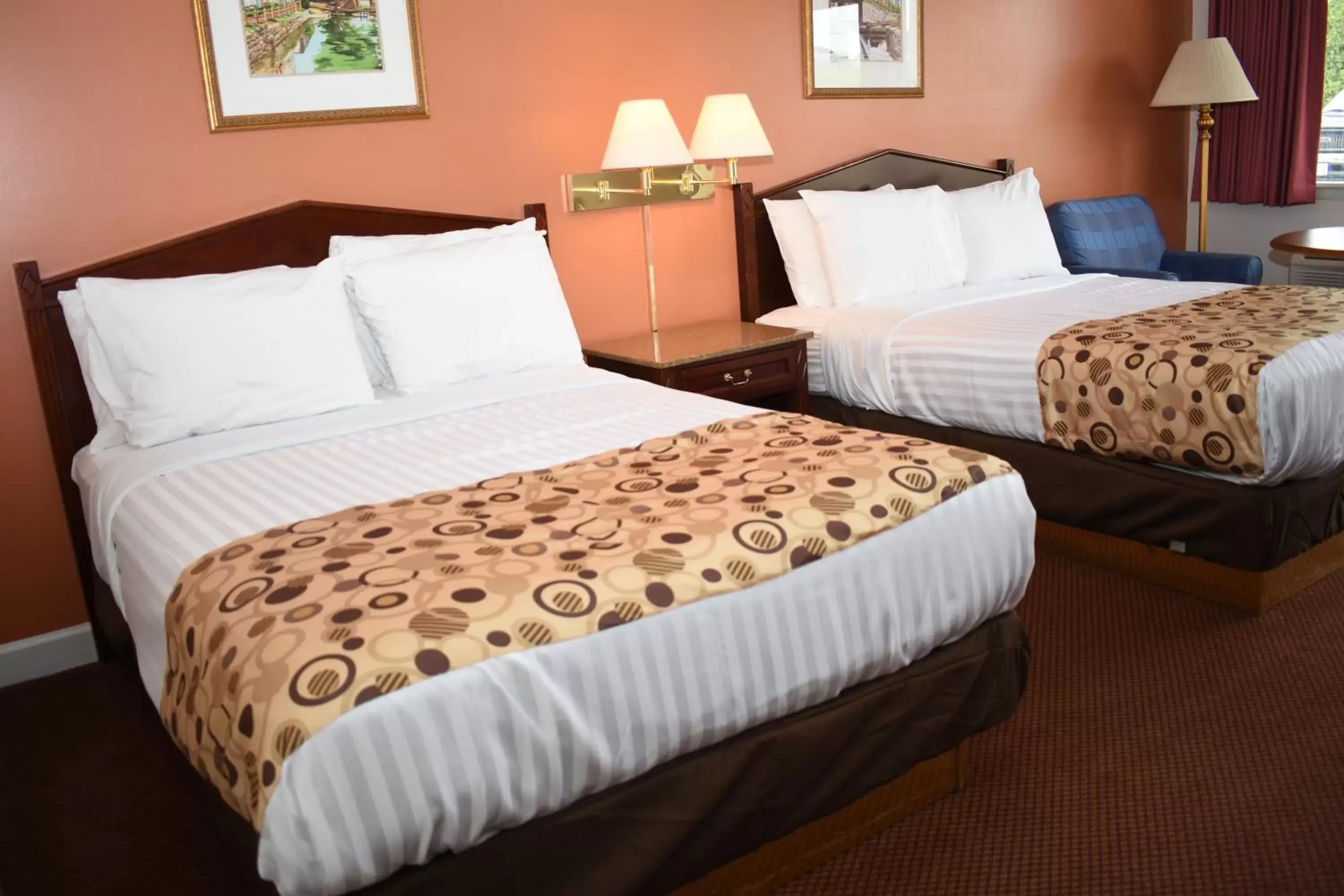 Bed in Red Carpet Inn and Suites Culpeper