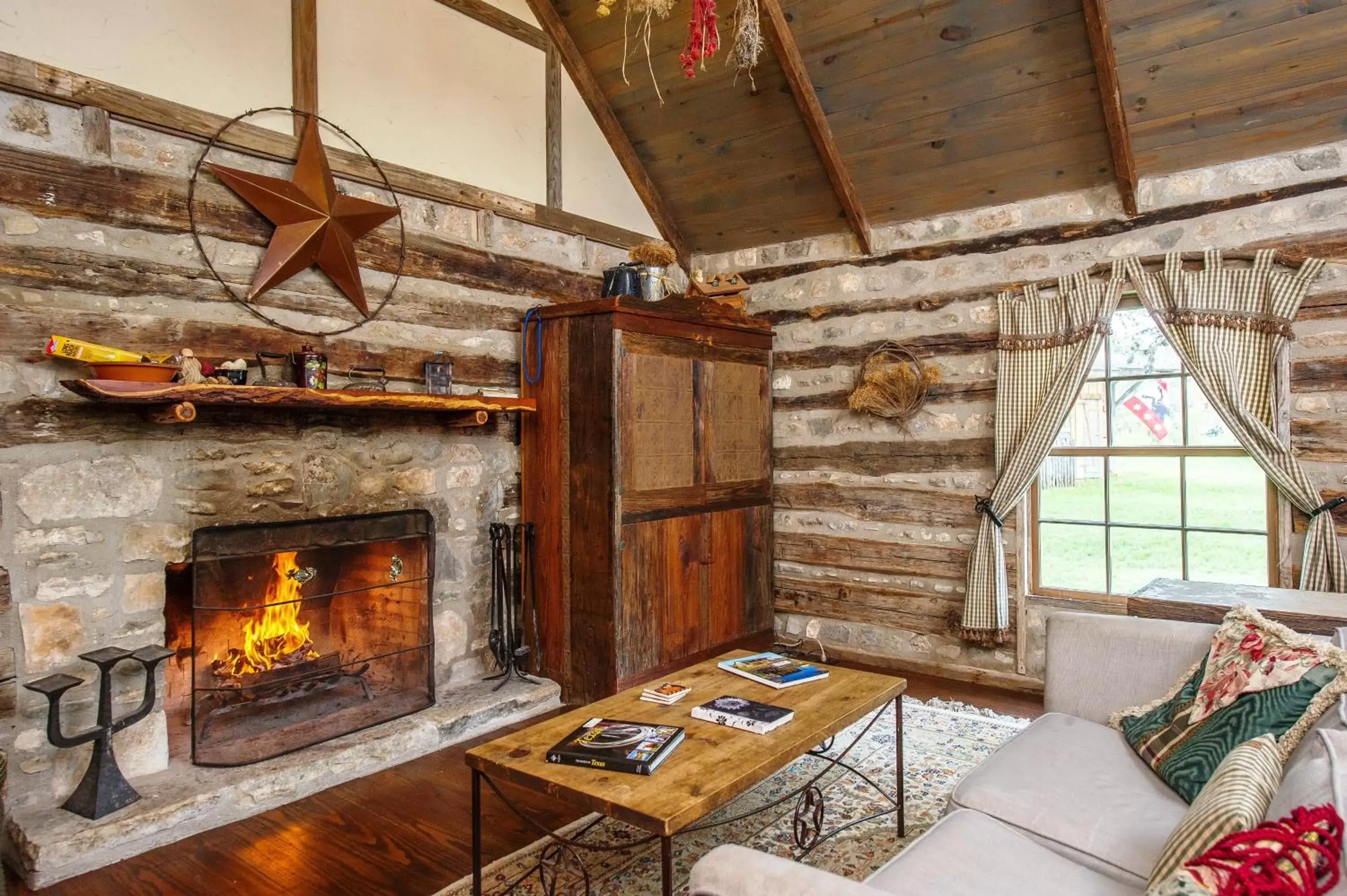 Living room, Seating Area in Barons CreekSide Resort