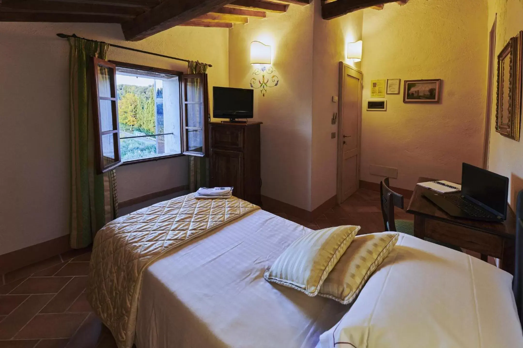 Bed in Villa Curina Resort